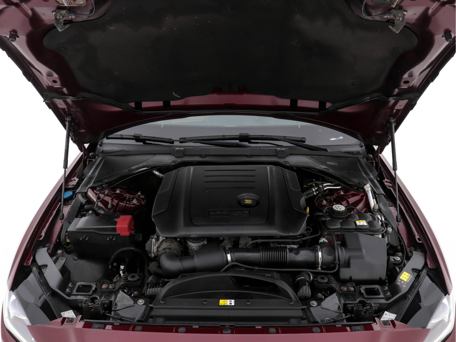 Jaguar XE 2.0 D Portfolio (INCL-BTW) Aut. *LEATHER | NAVI-FULLMAP | BI-XENON | CAMERA | ECC | COMFORT-SEATS | SHIFT-PADDLES | PDC | JAGUAR-AUDIO | CRUISE | LANE-ASSIST | TOWBAR | 18"ALU*