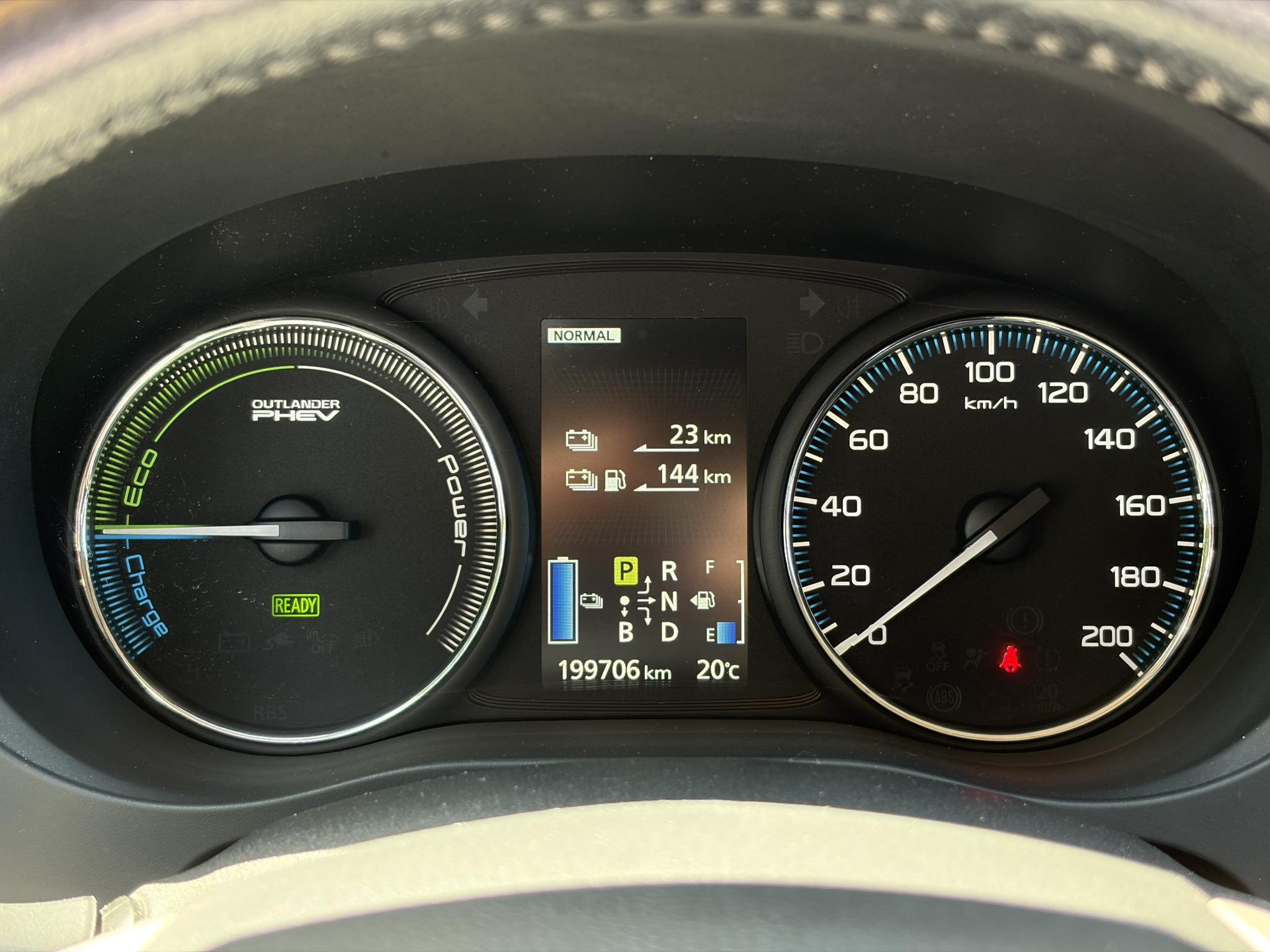 Mitsubishi Outlander 2.0 PHEV Business Edition SOH 73%,Trekhaak,Navi,Camera,Keyless,Halfleder,Clima,Cruise,Lm velgen,N.A.P,Apk tot 04-2027