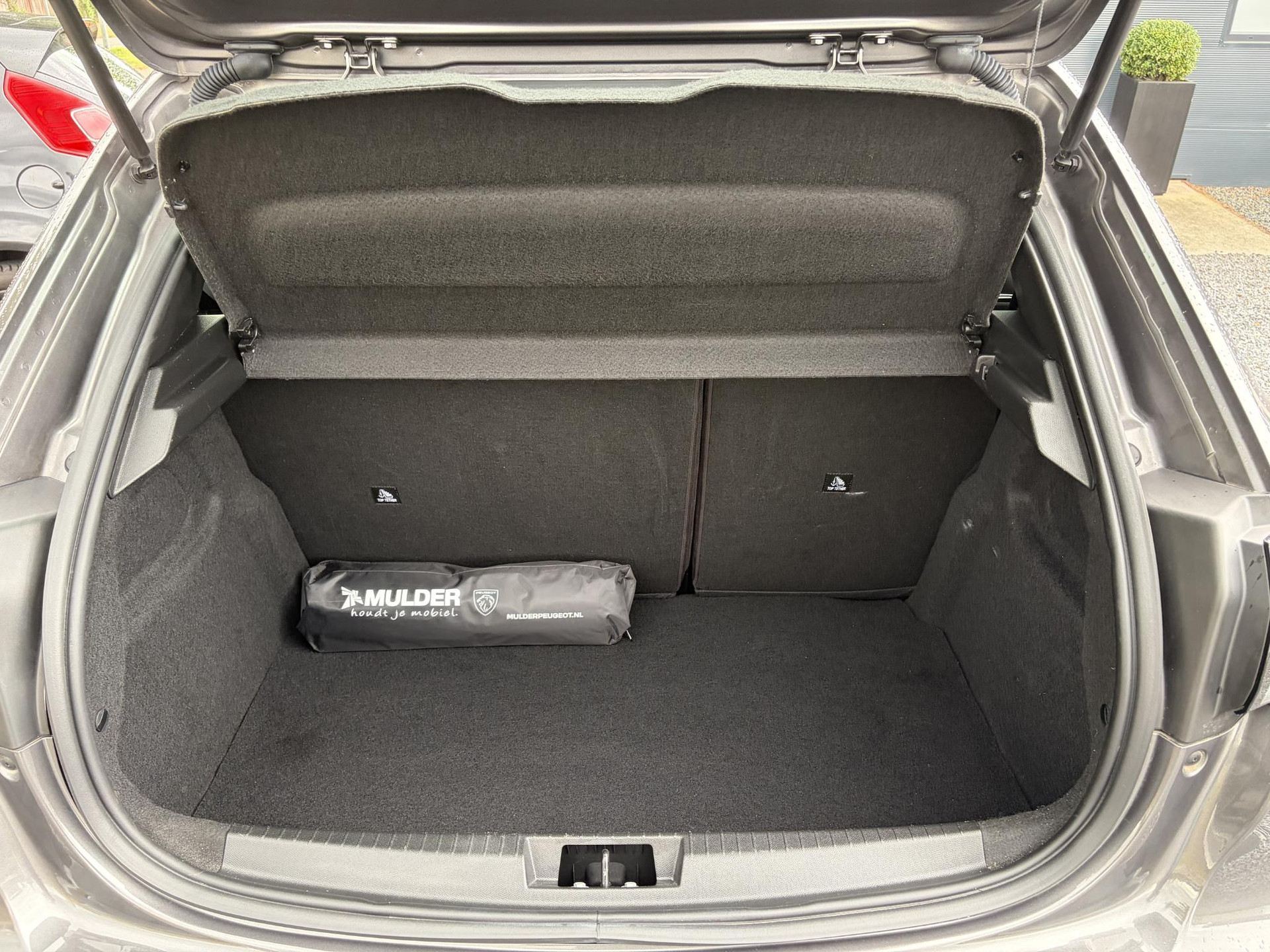 Peugeot 208 1.2 PureTech Like ✓Carplay✓Navi✓2e Eigenaar✓Dealer Onderhouden✓Airco✓Cruise✓Weinig Km✓N.A.P✓Apk tot 09-2027