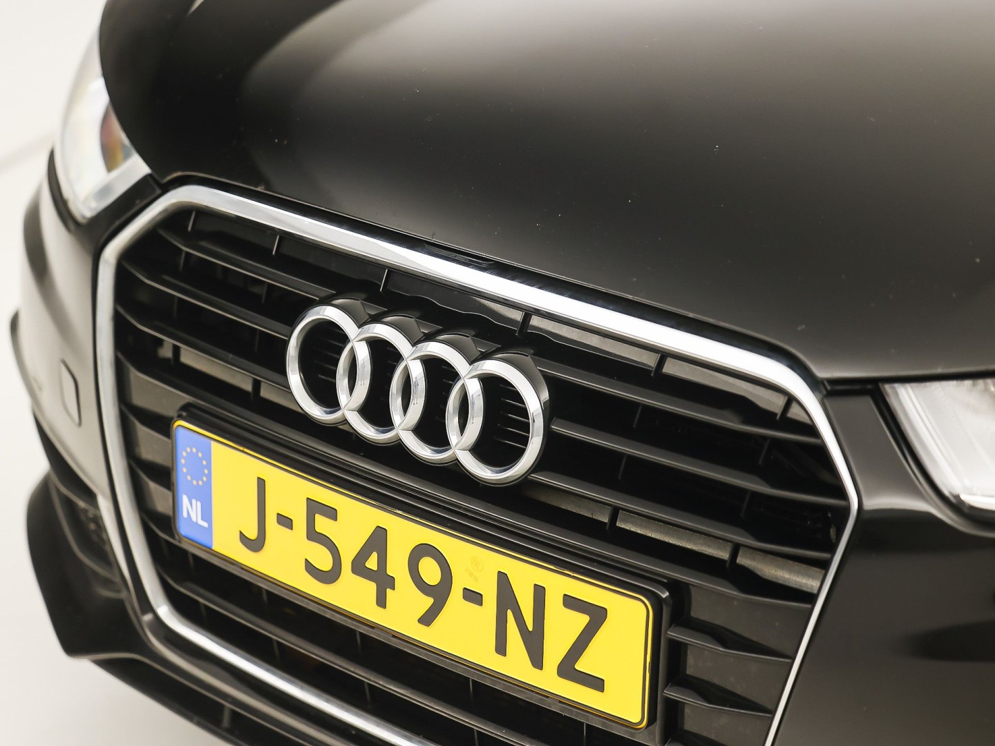 Audi A1 Sportback 1.0 TFSI Sport (NAVIGATIE, 5 DEURS, CLIMATE, STOELVERWARMING, SPORTSTOELEN, PARKEERSENSOREN, LED ACHTERLICHTEN, LM VELGEN, NIEUWE APK, NIEUWSTAAT)