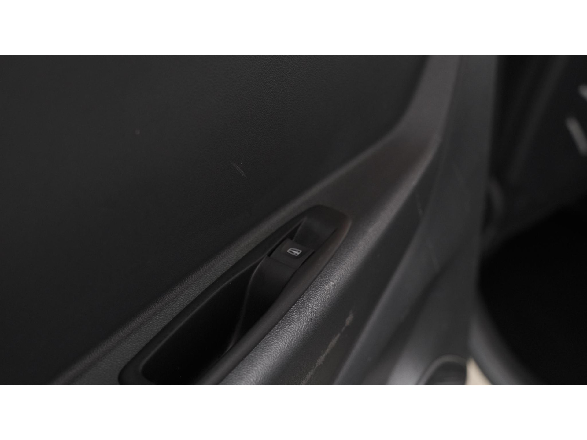 Renault Captur TCe 120 Dynamique | Trekhaak | Camera | R-Link Navigatie | Parkeersensoren