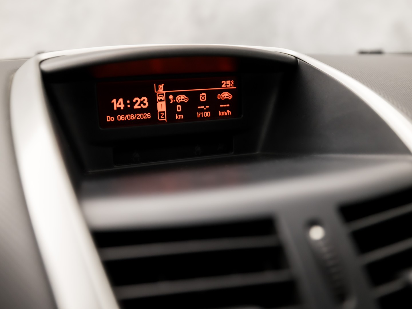 Peugeot 207 CC 1.6 VTi Sport (CLIMATE, TREKHAAK, CRUISE, SPORTSTOELEN, ELEKTRISCHE KAP, PARKEERSENSOREN, ELEK PAKKET, NIEUWSTAAT)