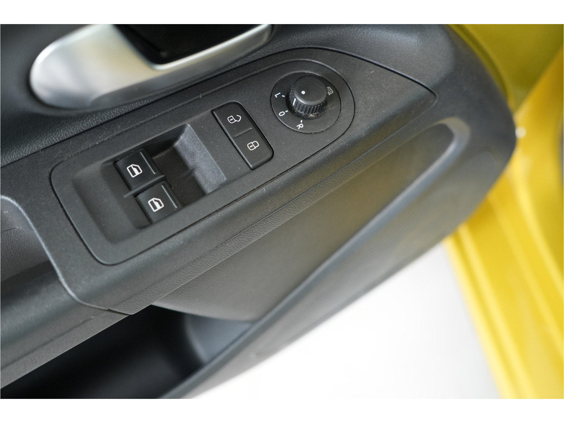 Volkswagen Up! 1.0 EcoFuel move up! | 5 drs. | Aardgas | Cruise | Stl. verw. | PDC | Climate | Lichtautomaat |