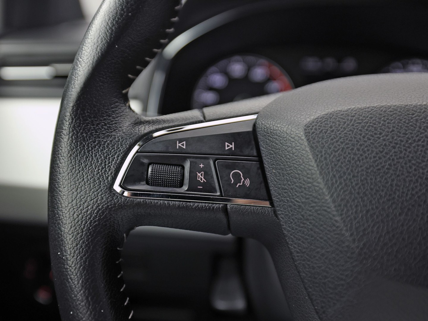 SEAT Arona 1.0 TSI Sport (APPLE CARPLAY, GROOT NAVI, CLIMATE, ZWART HEMEL, SPORTSTOELEN, PARKEERSENSOREN, ELEK PAKKET, CRUISE, NIEUWSTAAT)