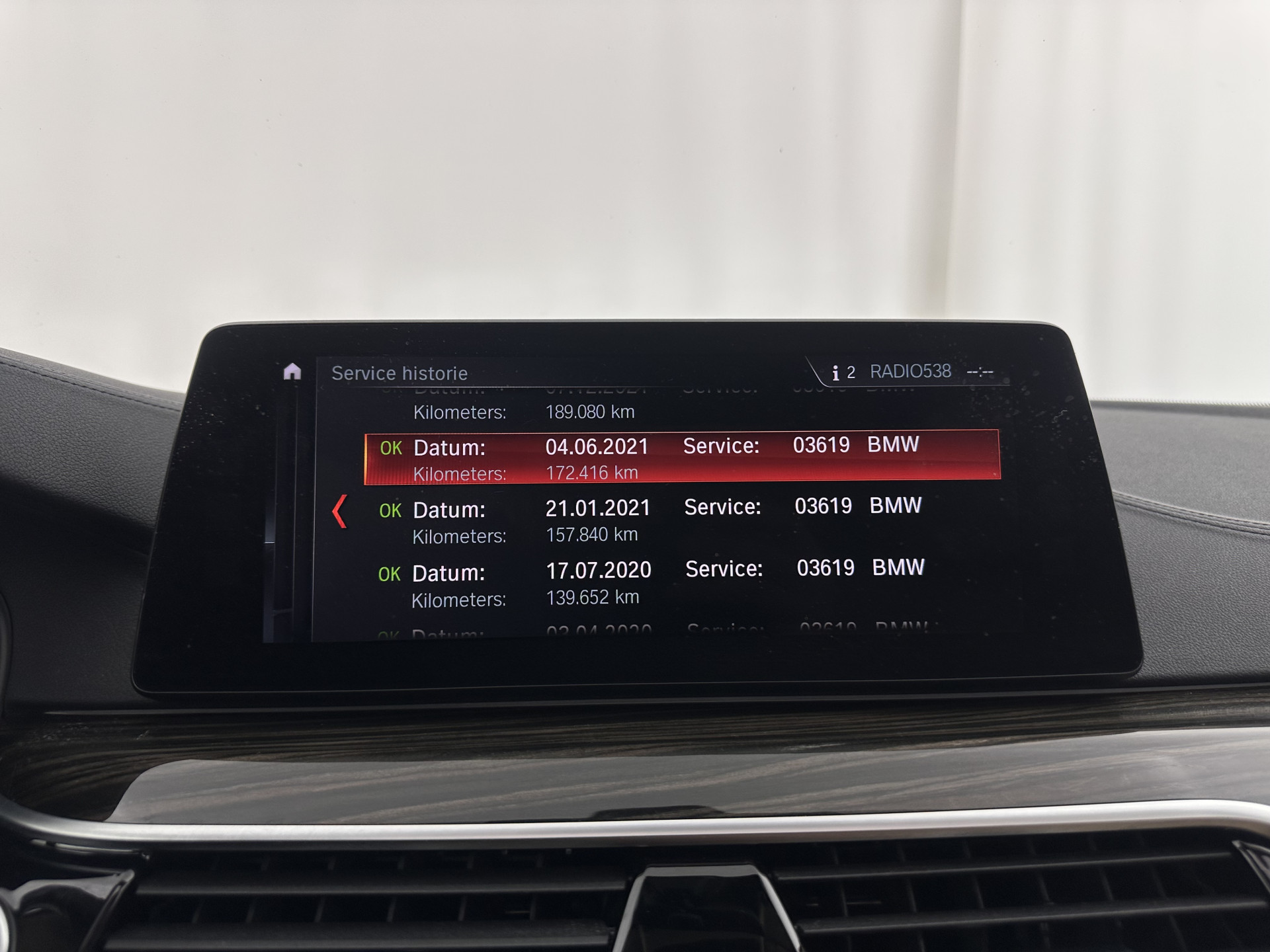 BMW 5-serie Touring 530d High Executive Luxury-Line Aut. *PANO | BOWERS-WILKINS | LEATHER | FULL-LED | ADAPTIVE-CRUISE | BLINDSPOT | MEMORY-PACK | TOPVIEW | HEAD-UP | HEATED-COMFORTSEATS | DIGI-COCKPIT | NAVI-FULLMAP | TOWBAR | 19''ALU*