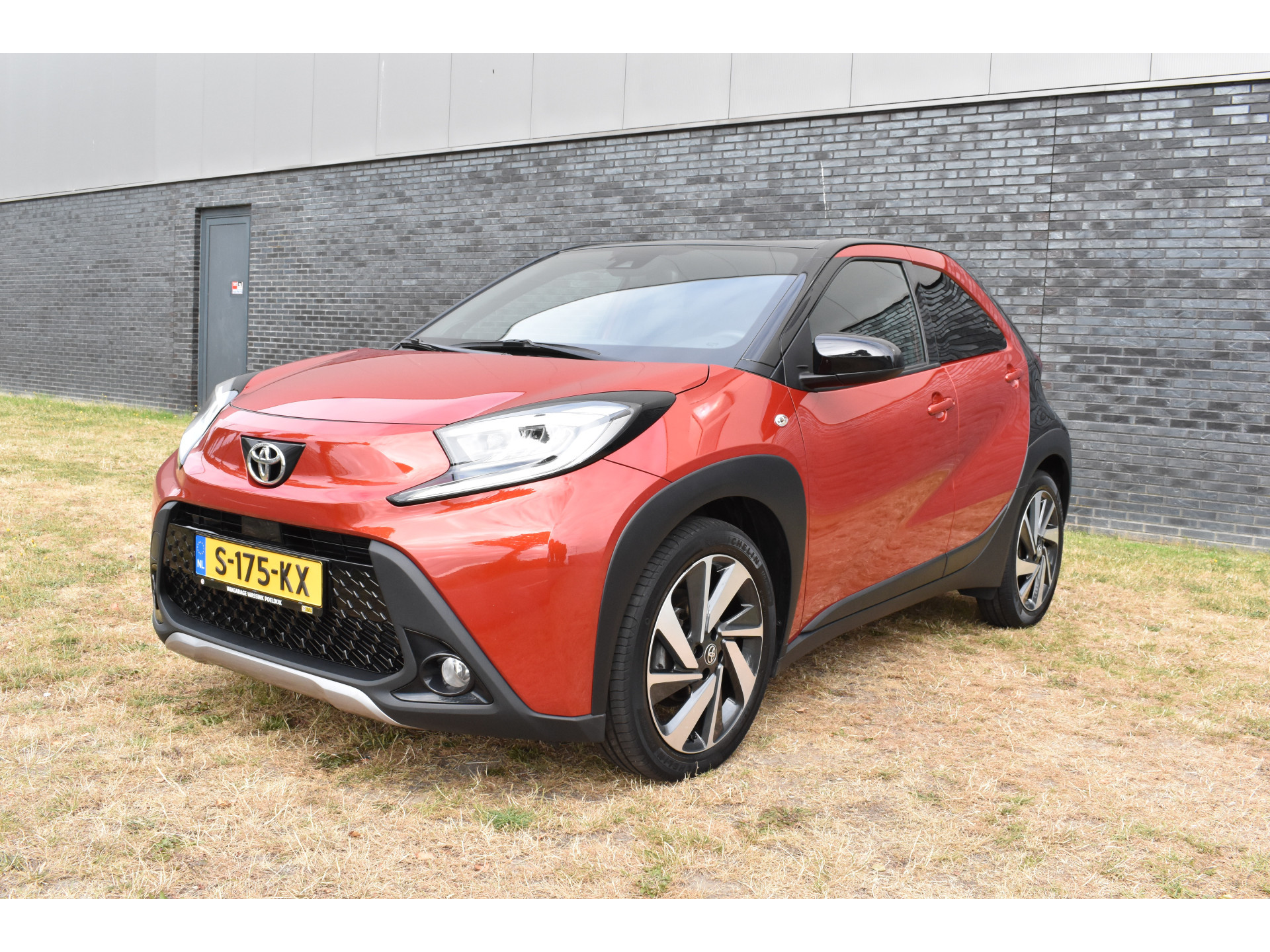 Toyota Aygo X 1.0 VVT-i MT Envy Jbl Navigatie Carplay