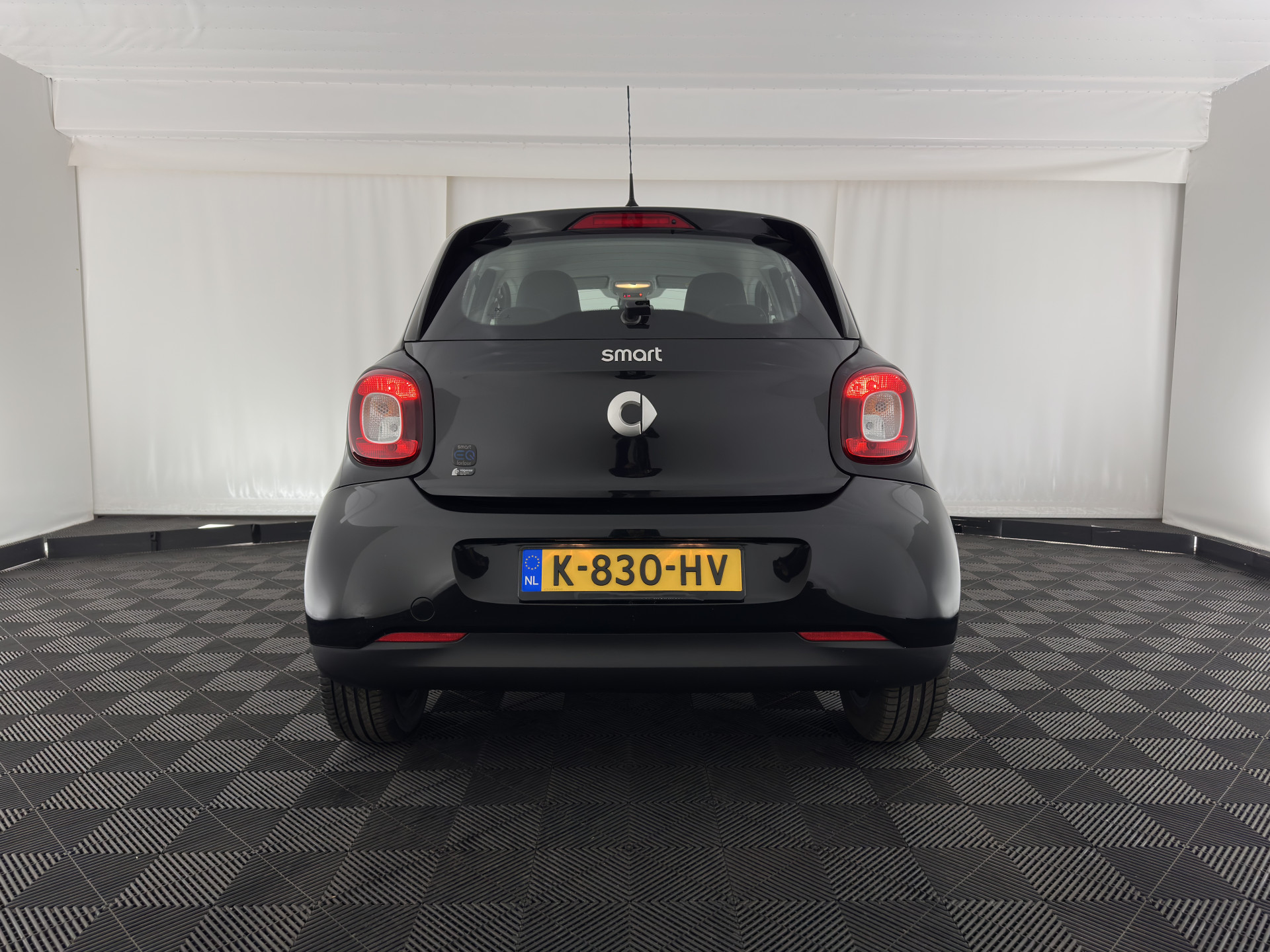 Smart forfour EQ Essential 18 kWh [ 3-Fase ] {SOH-95%} (INCL.BTW) *FULL-LEATHER | AIRCO | CRUISE | COMFORT-SEATS | 15''ALU*