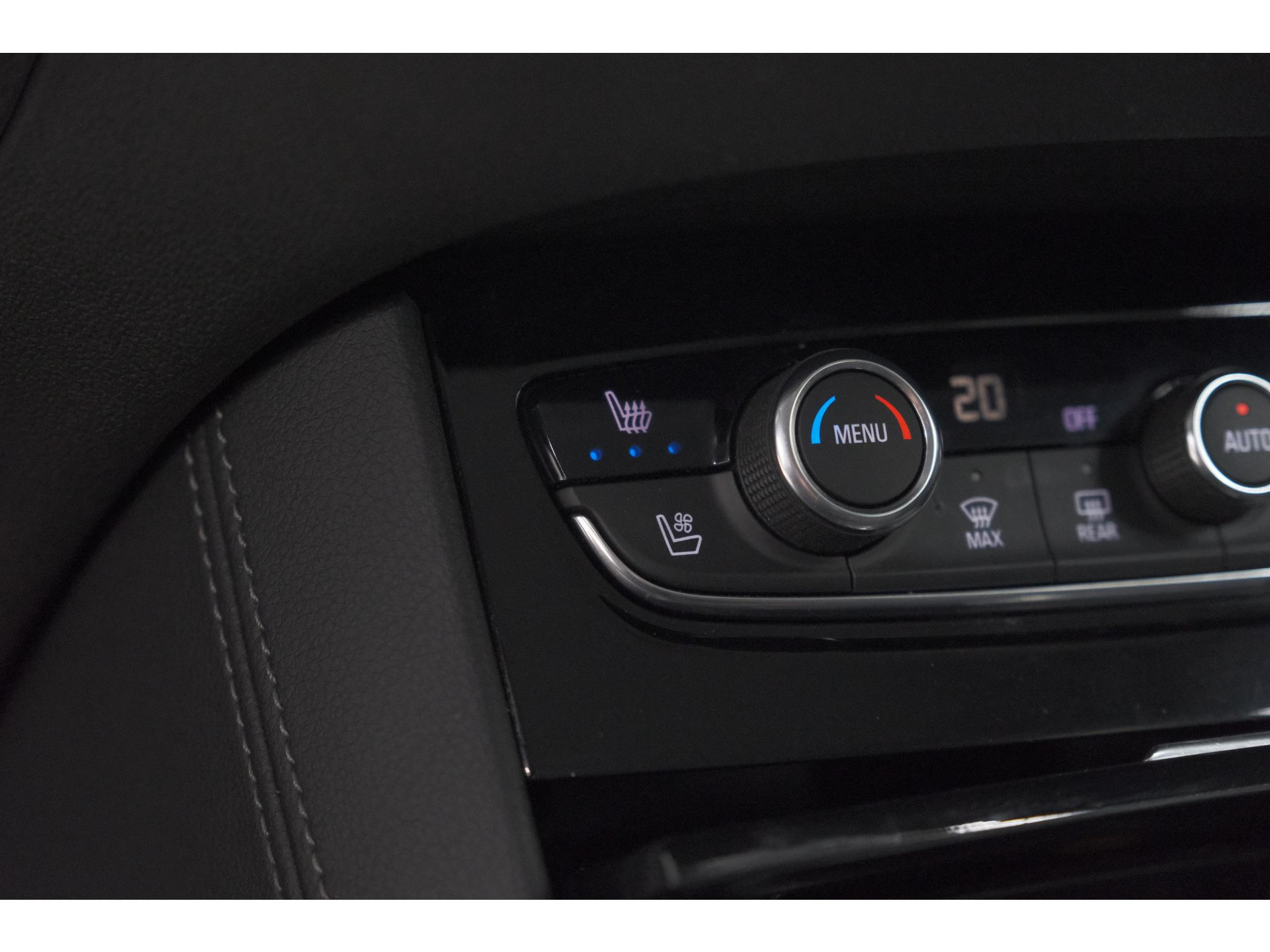 Opel Grandland X 1.6 Turbo 300 Hybrid4 Ultimate | Trekhaak | 360 Camera | Adaptieve Cruise Control | Elektrische Kofferklep