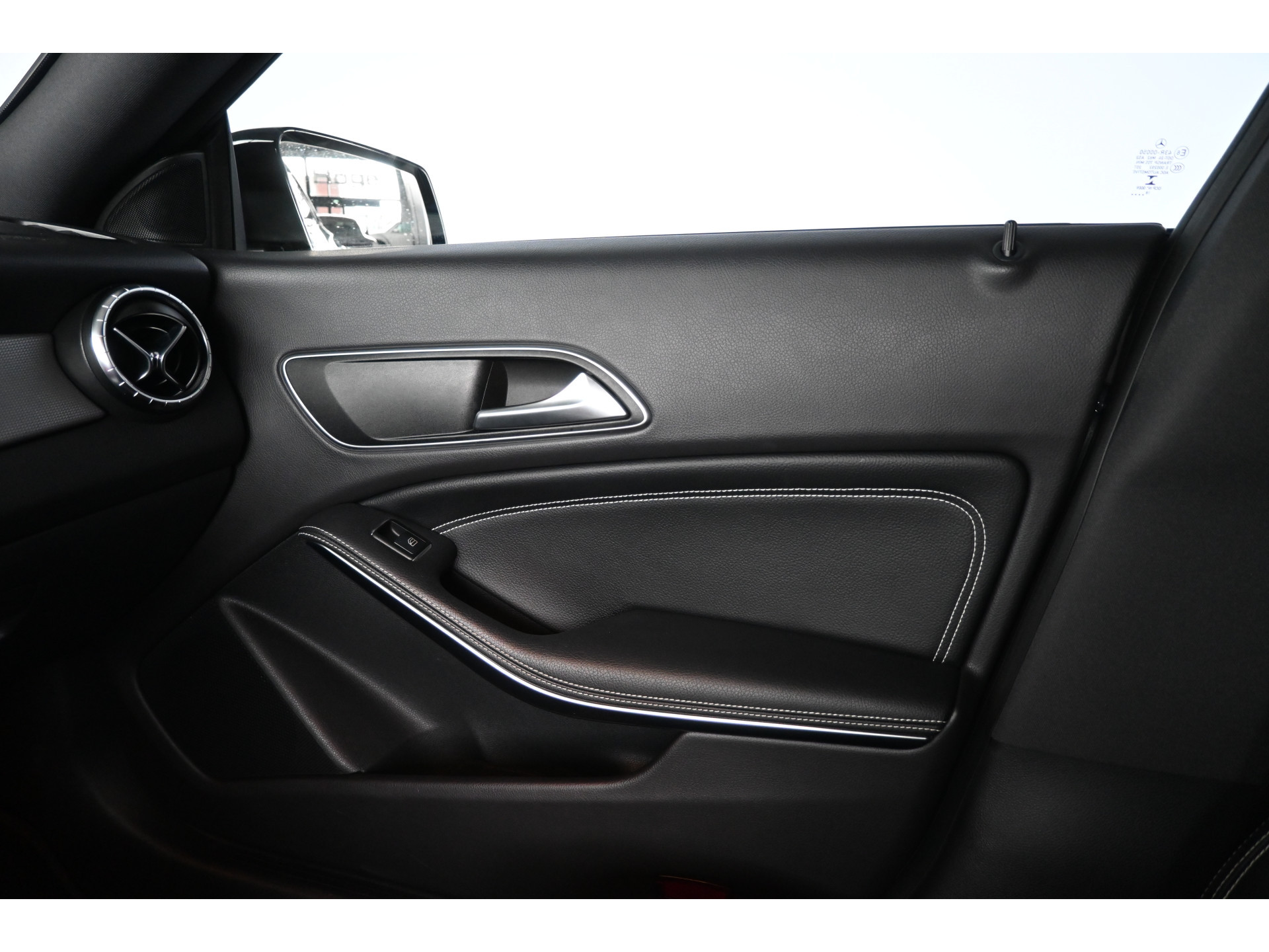Mercedes-Benz CLA-klasse 200 Prestige AMG Automaat Clima Navigatie LED Rijklaarprijs Inruil Mogelijk!