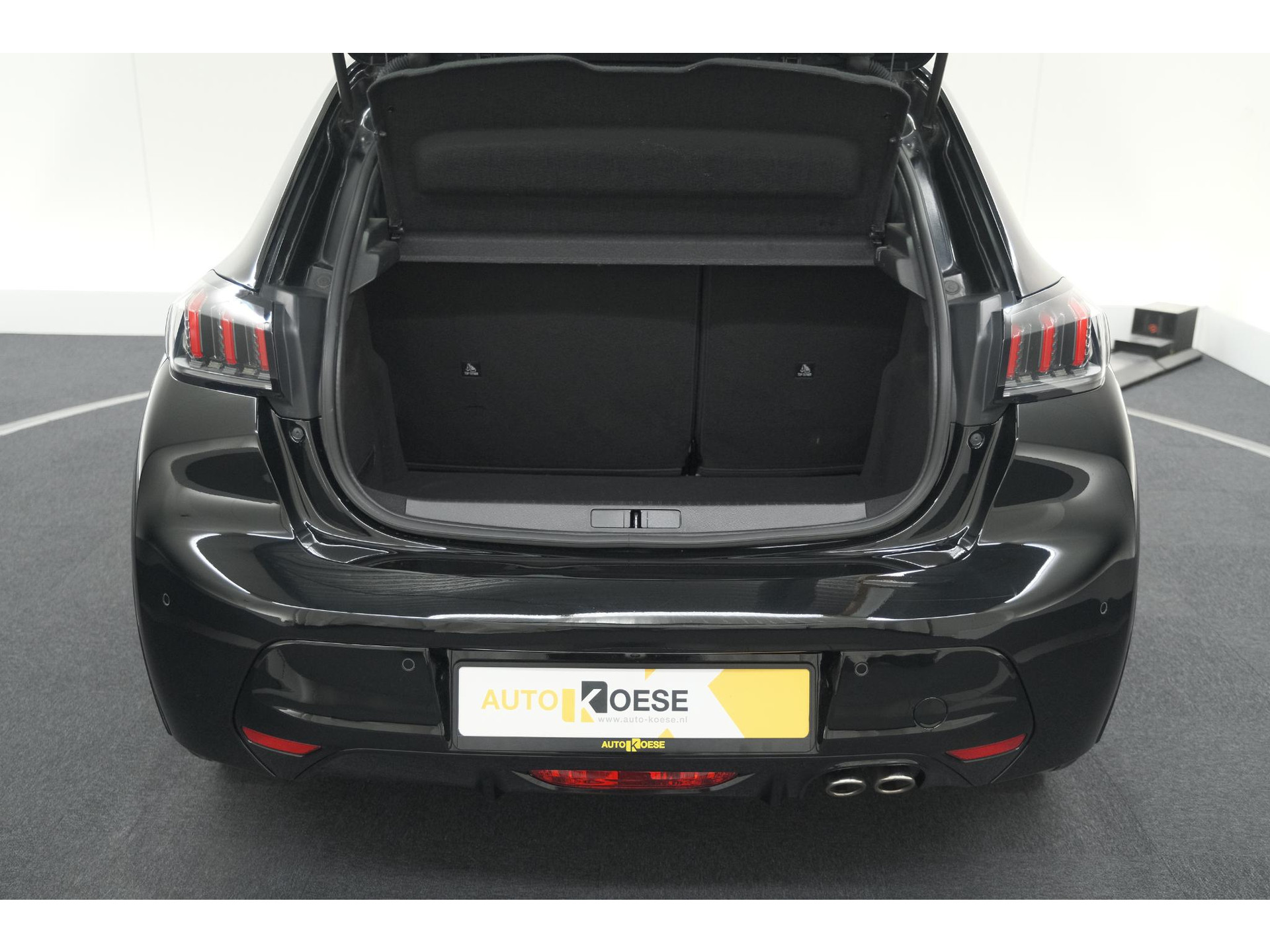 Peugeot 208 PureTech 130 EAT8 GT-Line | Camera | Adaptieve Cruise Control | Stoelverwarming | Navigatie