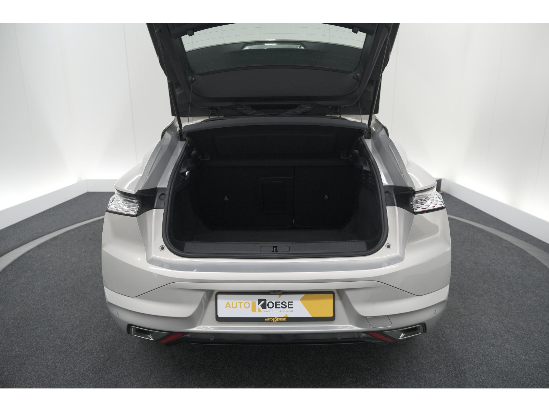 DS 4 PureTech 130 EAT8 Performance Line | Camera | Apple Carplay | Alcantara® bekleding | Parkeersensensoren