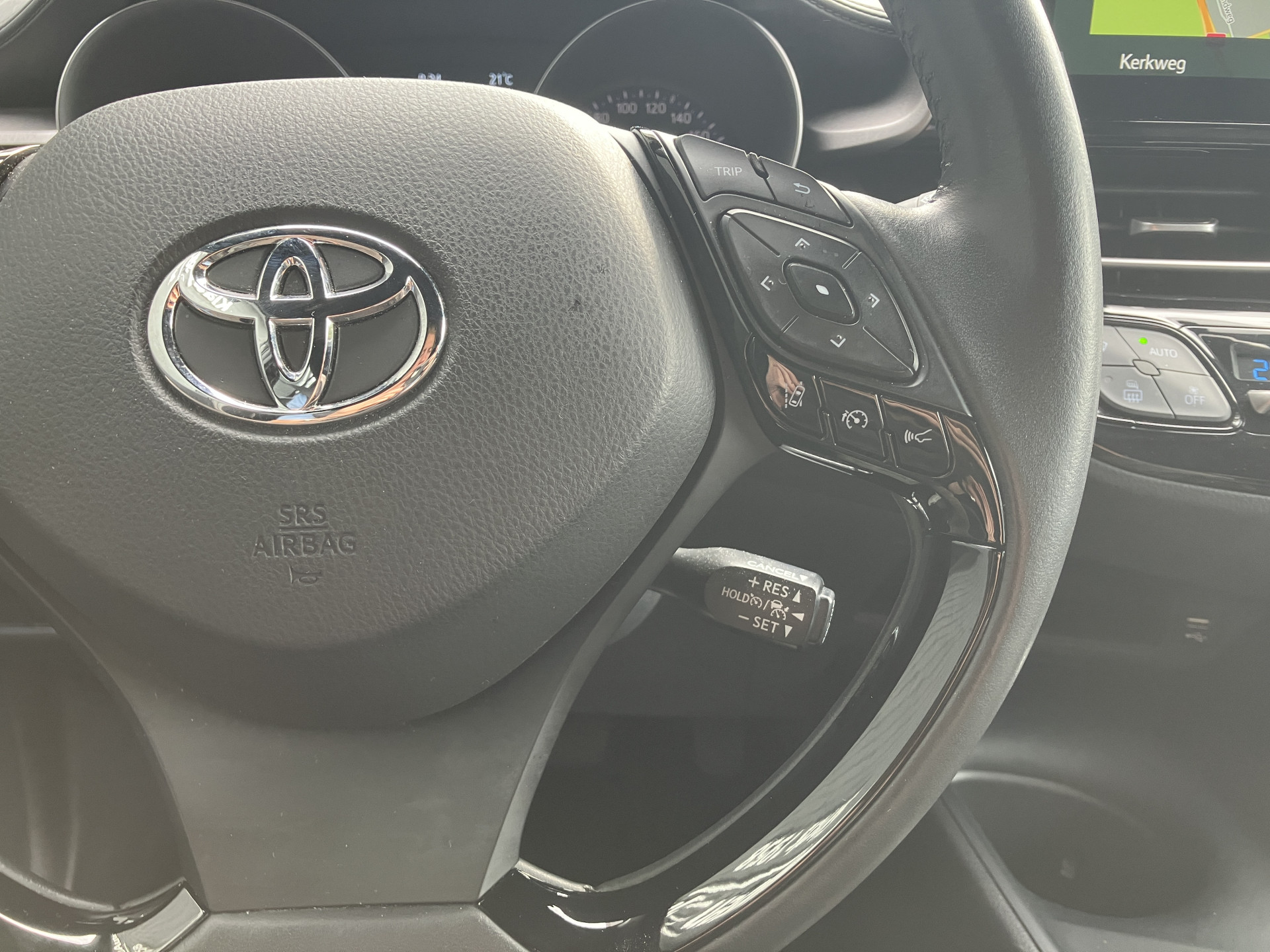 Toyota C-HR 1.8 Hybrid Active AUT. | 1e eigenaar | navigatie | camera | apple carplay | cruise control | 36.000 KM