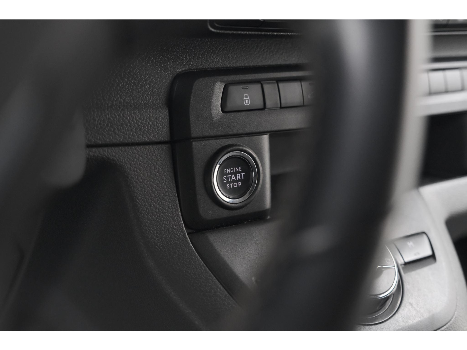 Peugeot Expert 2.0 BlueHDI 180 Automaat Standard Premium | Standkachel | Trekhaak | Head-Up Display | Camera | Apple Carplay | Laadruimte Betimmering