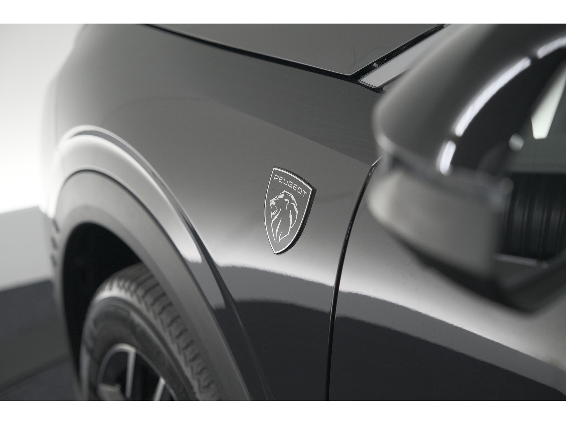 Peugeot 3008 1.2 Hybrid 136 GT | Panoramadak | 360 Camera | Stoelverwarming | Elektrische Kofferklep | Allseason Banden