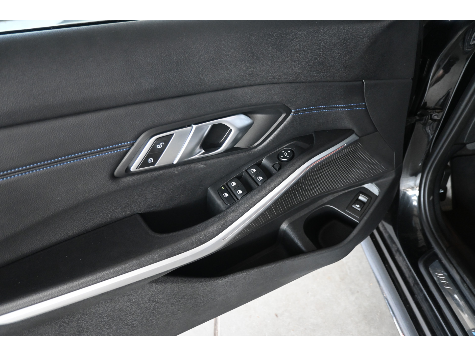 BMW 3-serie Touring 320i Automaat Business Edition Plus M-Pakket Navigatie LED Panoramadak Goed Onderhouden! Inruil Mogelijk!