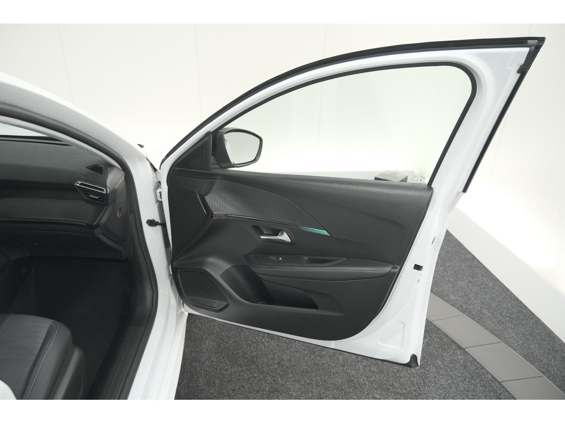 Peugeot 208 PureTech 100 Allure Pack | Camera | Apple Carplay | Stoelverwarming | Parkeersensoren