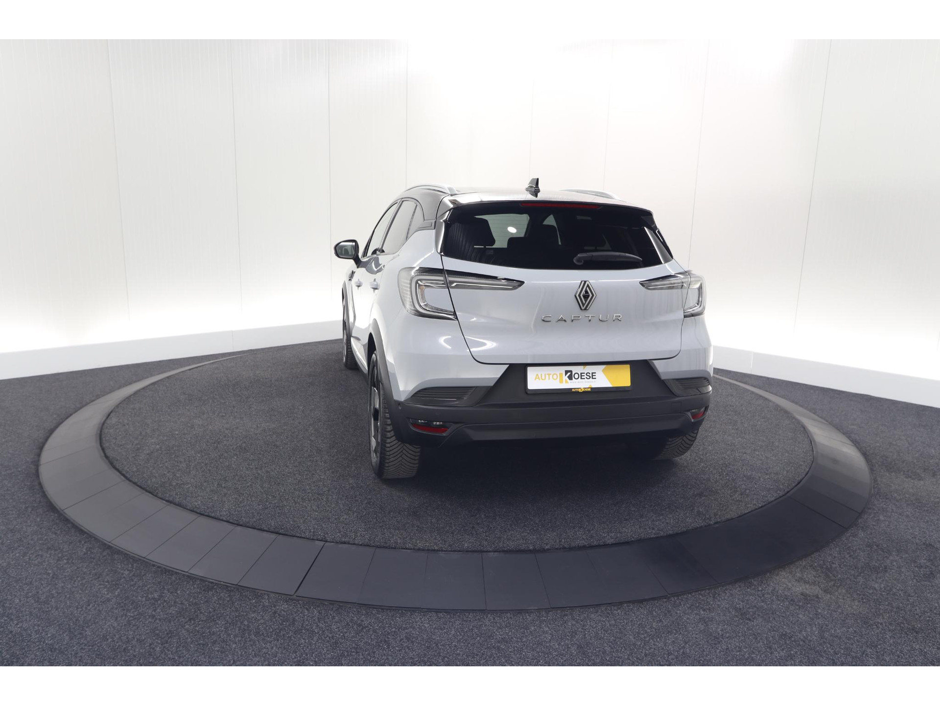 Renault Captur TCe 90 Techno | Nieuw Model | Camera | Harman Kardon | Apple Carplay | Parkeersensoren | 18 Inch Lichtmetalen Velgen