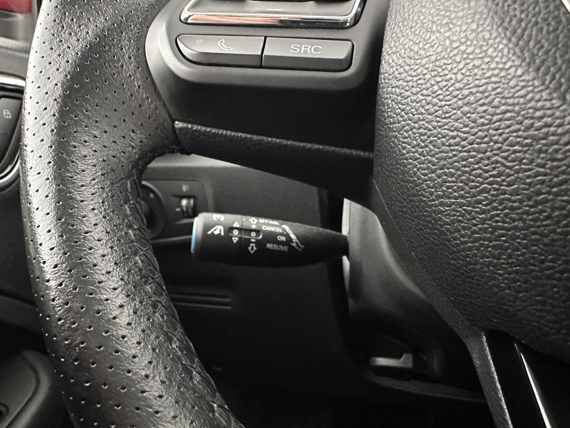 MG ZS EV Luxury 45 kWh {SOH-91%} (INCL-BTW) Aut. *PANO | LEATHER | CCS-FASTLOADER | KEYLESS | NAVI-FULLMAP | ADAPTIVE-CRUISE | CAMERA | HEATED-SPORTSEATS | CARPLAY | BLINDSPOT | DAB | LANE-ASSIST | 17''ALU*