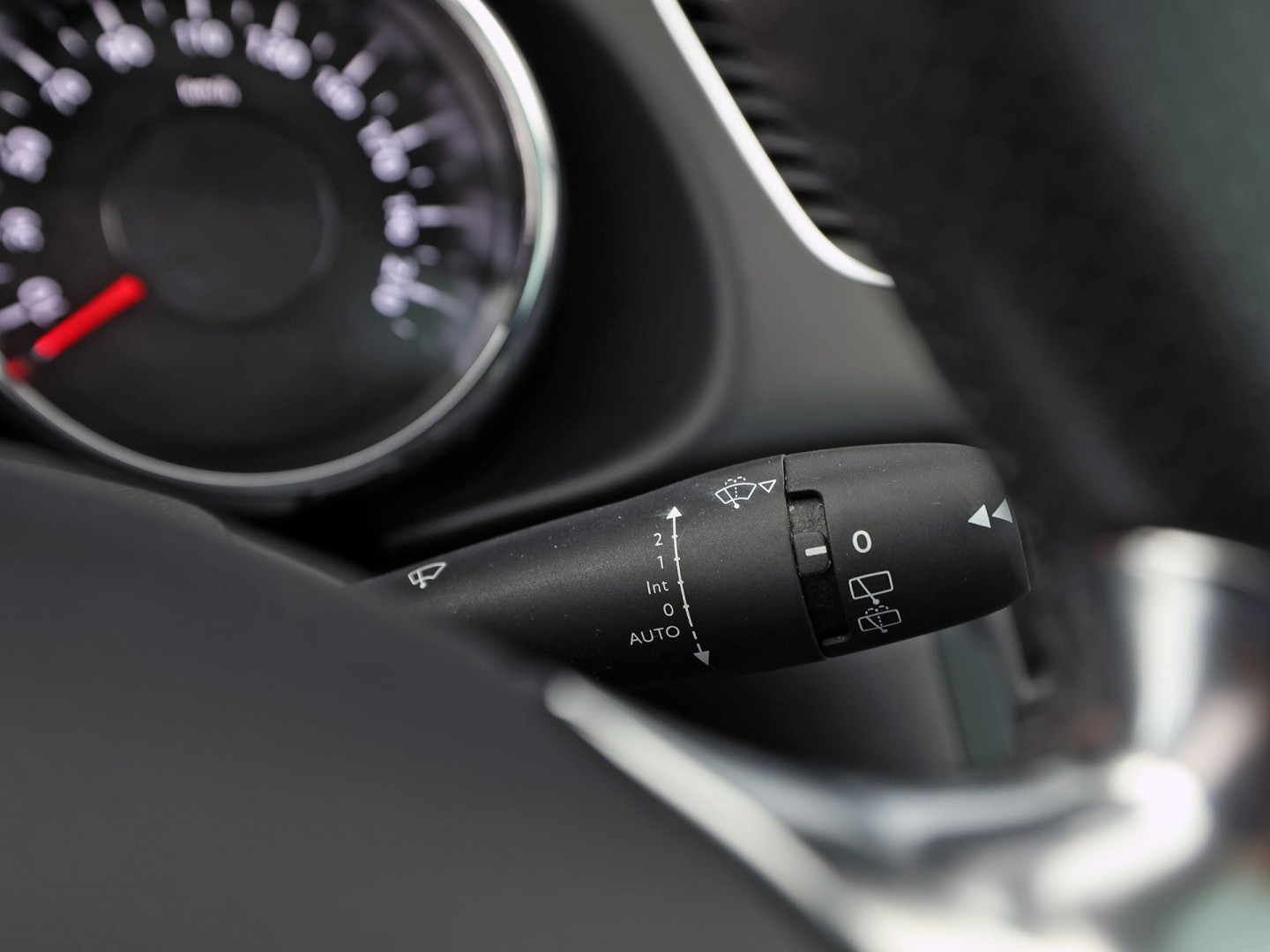 Peugeot 3008 1.2 PureTech Sport (PANORAMADAK, NAVIGATIE, CLIMATE, GETINT GLAS, SPORTSTOELEN, CRUISE, PARKEERSENSOREN, NIEUWSTAAT)