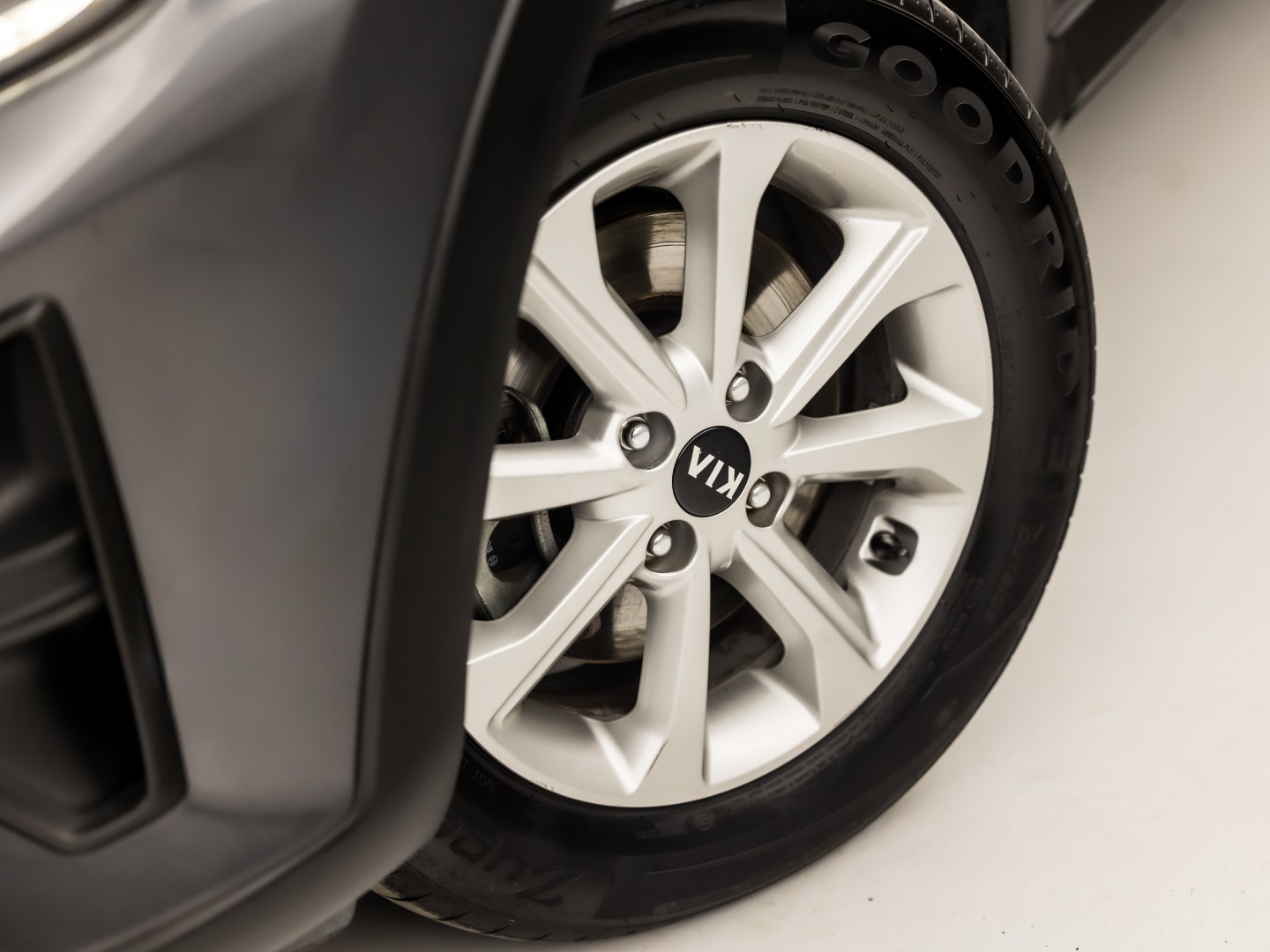 Kia Stonic 1.2 Navigator Sport (APPLE CARPLAY, NAVIGATIE, CAMERA, LM VELGEN, SPORTSTOELEN, PARKEERSENSOREN, ELEK RAMEN, NIEUWSTAAT)