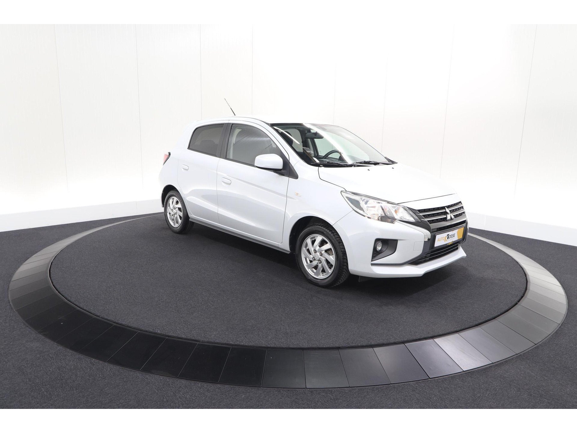 Mitsubishi Space Star 1.2 Intense | AUTOMAAT! | Apple Carplay | Allseason Banden | Climate Control