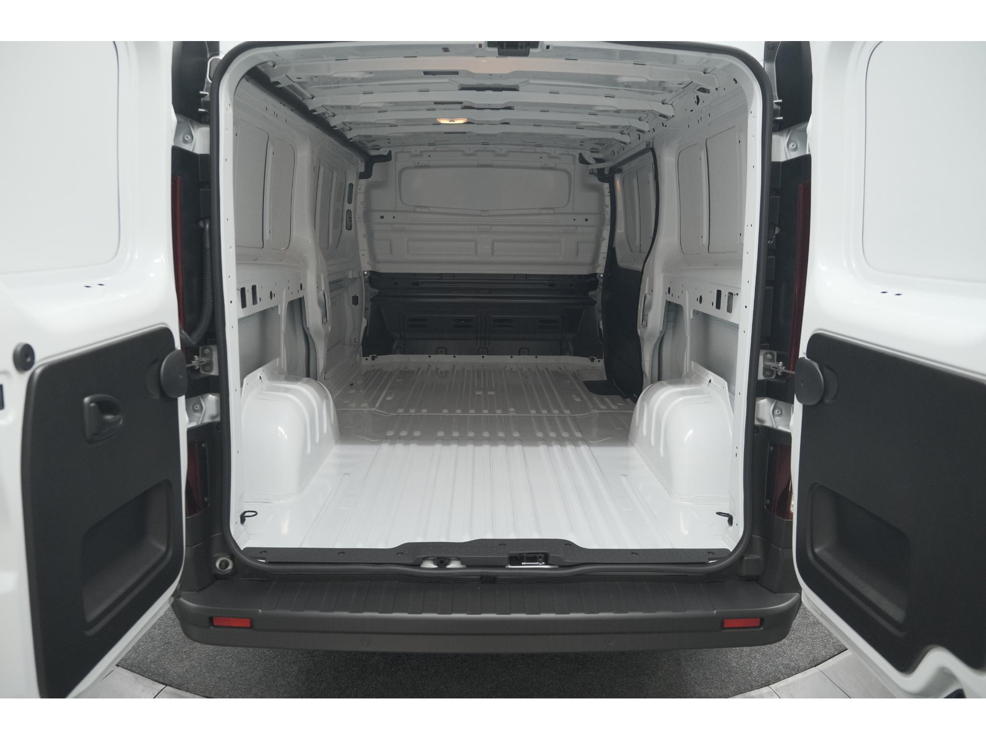 Renault Trafic 2.0 Blue dCi 130 T30 L2H1 Advance | Camera | Apple Carplay | Parkeersensoren