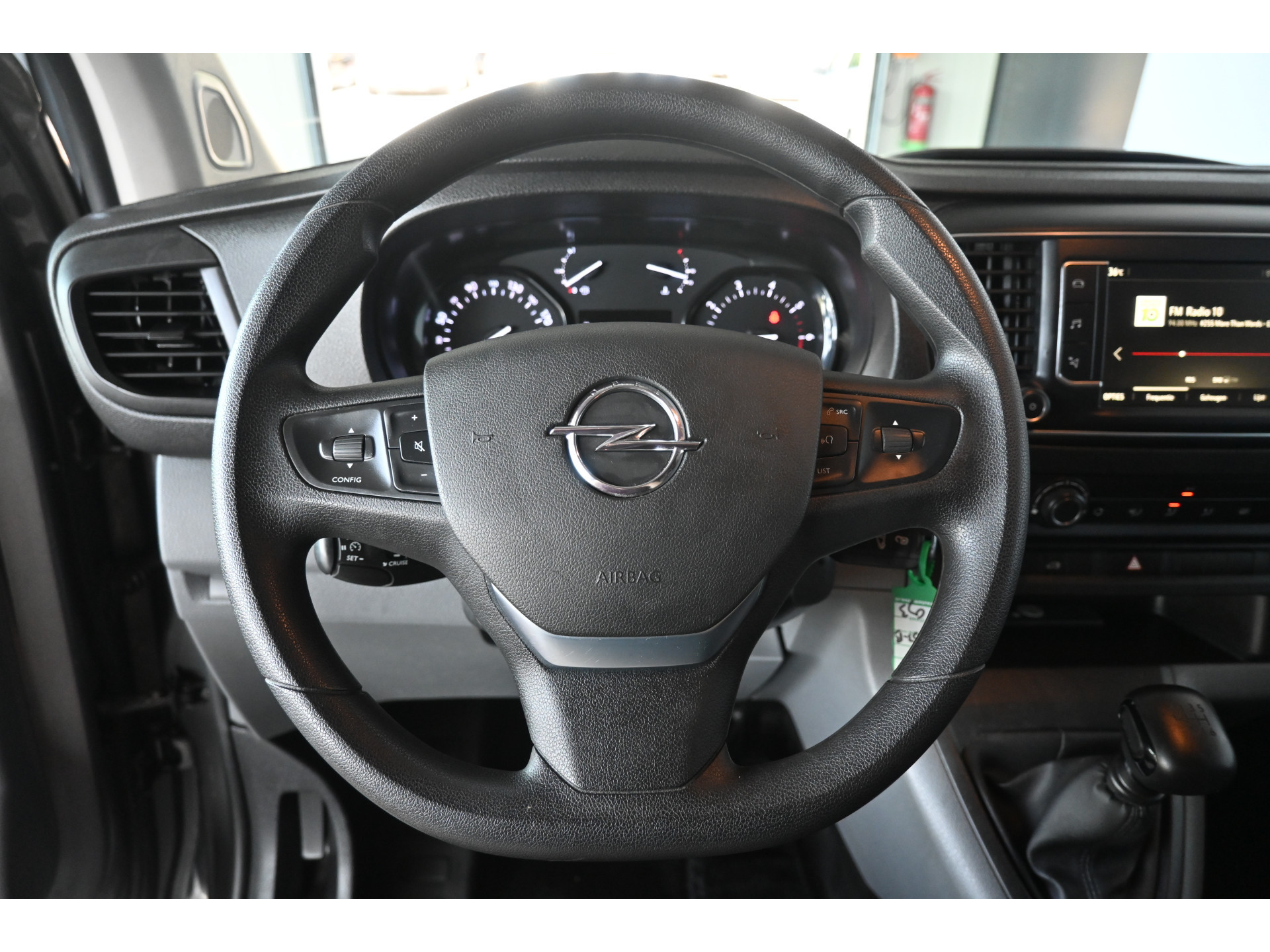 Opel Vivaro 1.5 CDTI L3H1 Edition 6 Persoons Airco Navigatie Trekhaak Cruise Control Rijklaarprijs! Inruil Mogelijk!
