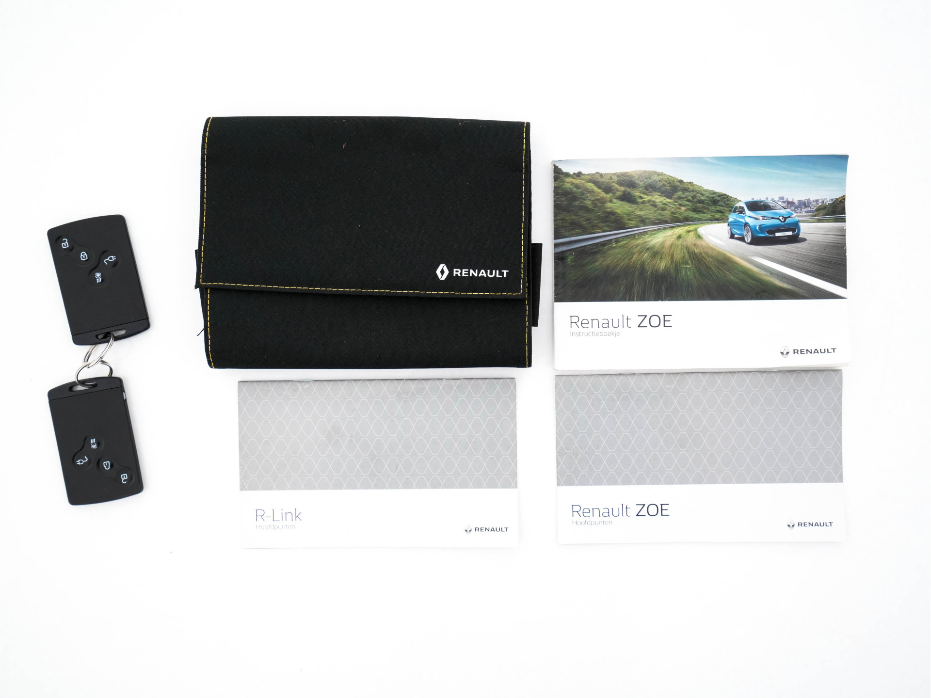 Renault ZOE R110 Bose 41 kWh (inclusive-Battery) (3-Fase-22kW){SOH-85%} Aut.*LEATHER | BOSE-AUDIO | KEYLESS | CRUISE |  NAVI-FULLMAP | CAMERA | DIGI-COCKPIT | HEATED-COMFORTSEATS | ECC | PDC | FULL-LED | PRIVACYGLASS | 17"ALU*