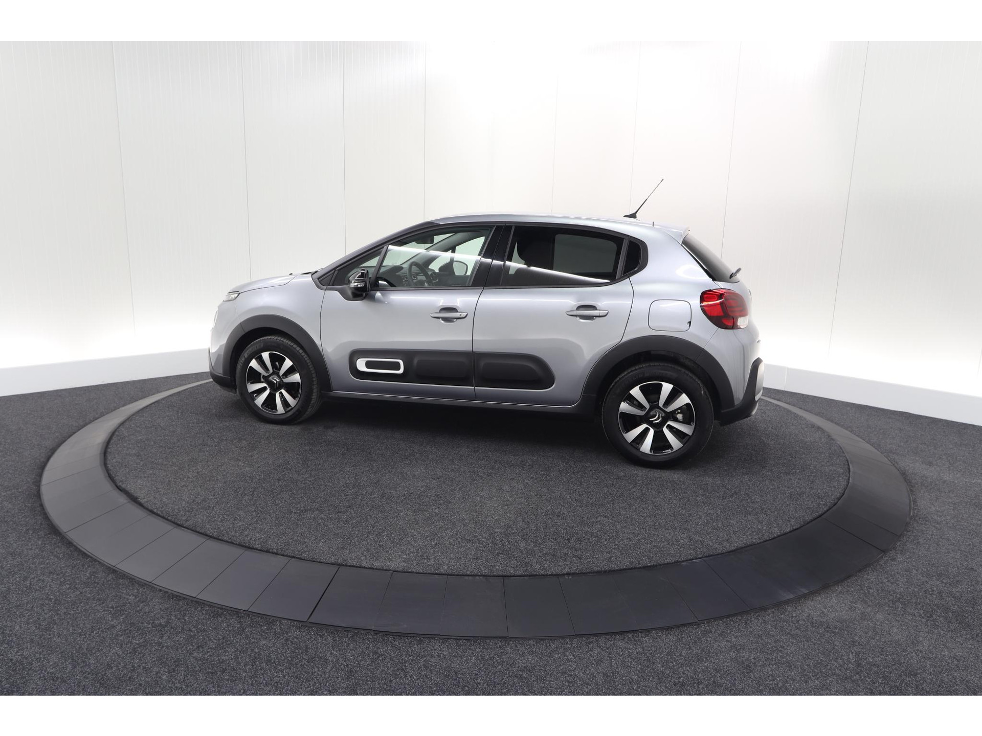 Citroen C3 PureTech 110 EAT6 Max | Apple Carplay | Parkeersensoren | Climate Control | 16 Inch Lichtmetalen Velgen