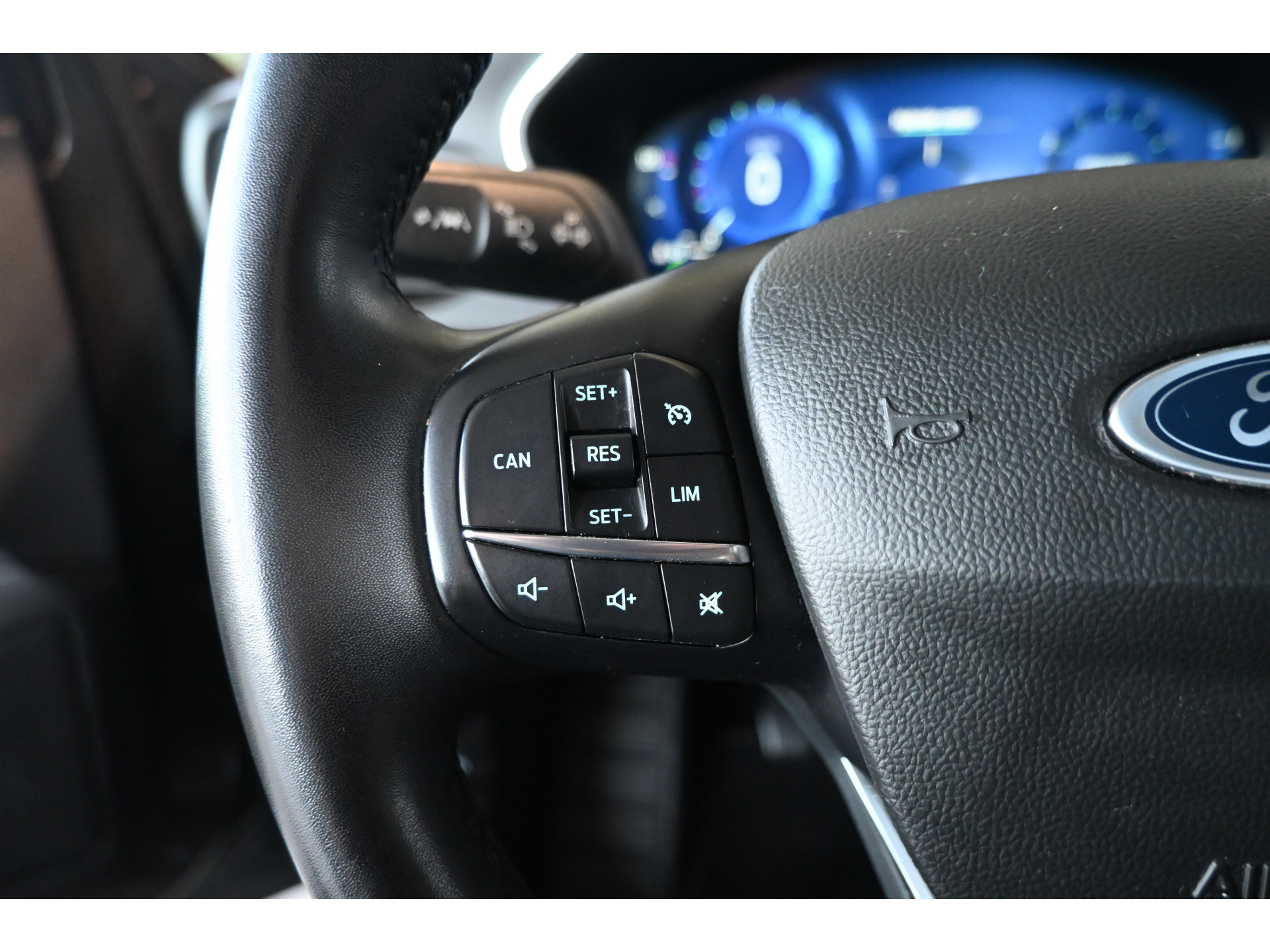 Ford Focus Wagon 1.0 EcoBoost Hybrid Titanium X Nap! Cruise Clima Full LED Trekhaak CarPlay Navigatie Inruil Mogelijk!