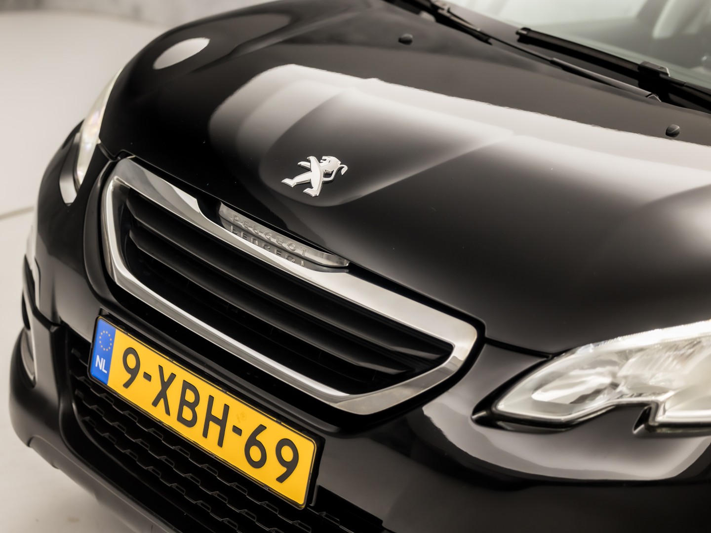 Peugeot 2008 1.2 VTi Sport (PANORAMADAK, NAVIGATIE, PARKEERSENSOREN, SPORTSTOELEN, CRUISE, NIEUWE APK, NIEUWSTAAT)