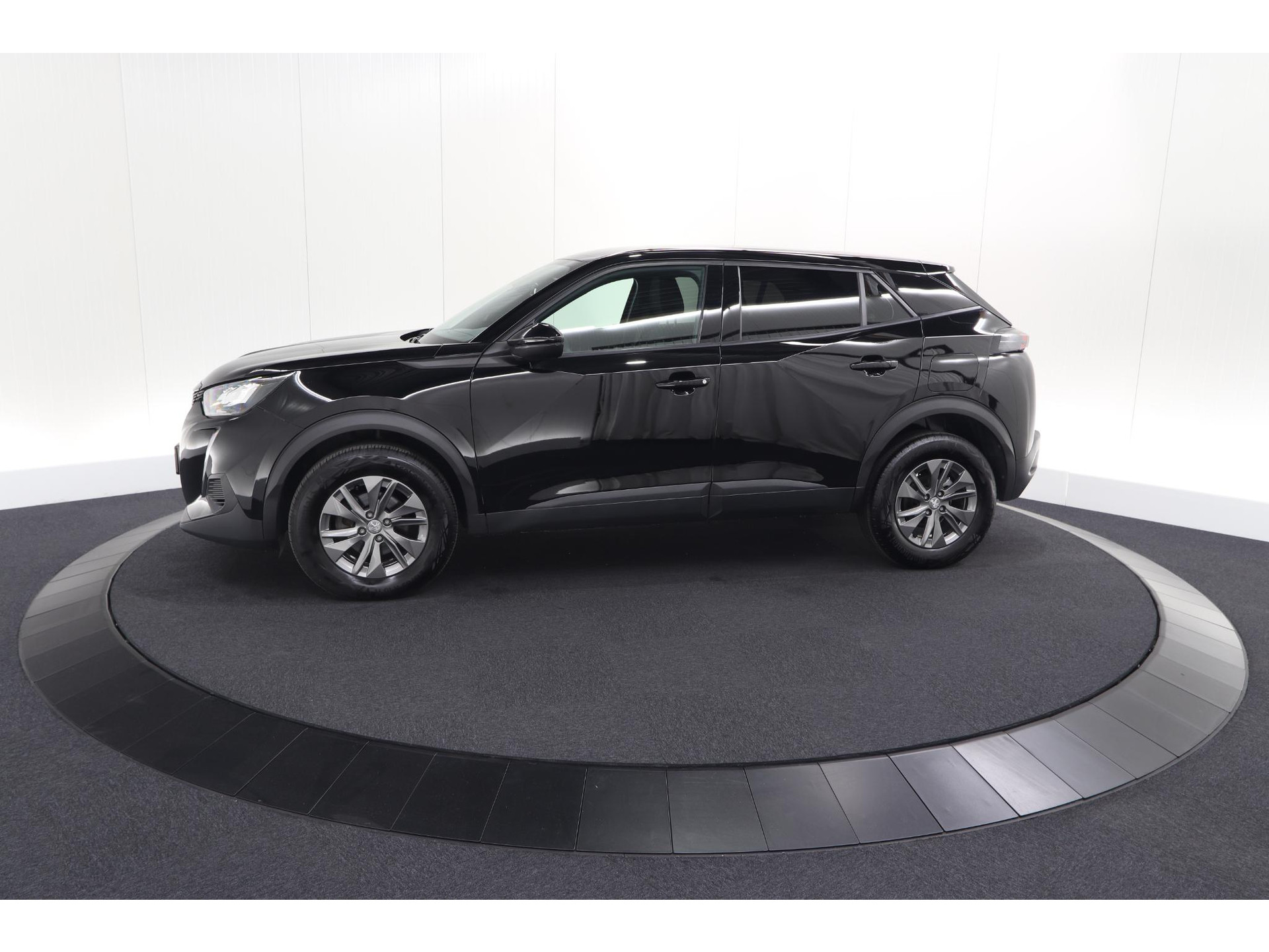 Peugeot 2008 PureTech 130 EAT8 Active Pack | Parkeersensoren | Apple CarPlay | Climate Control | Stoelverwarming