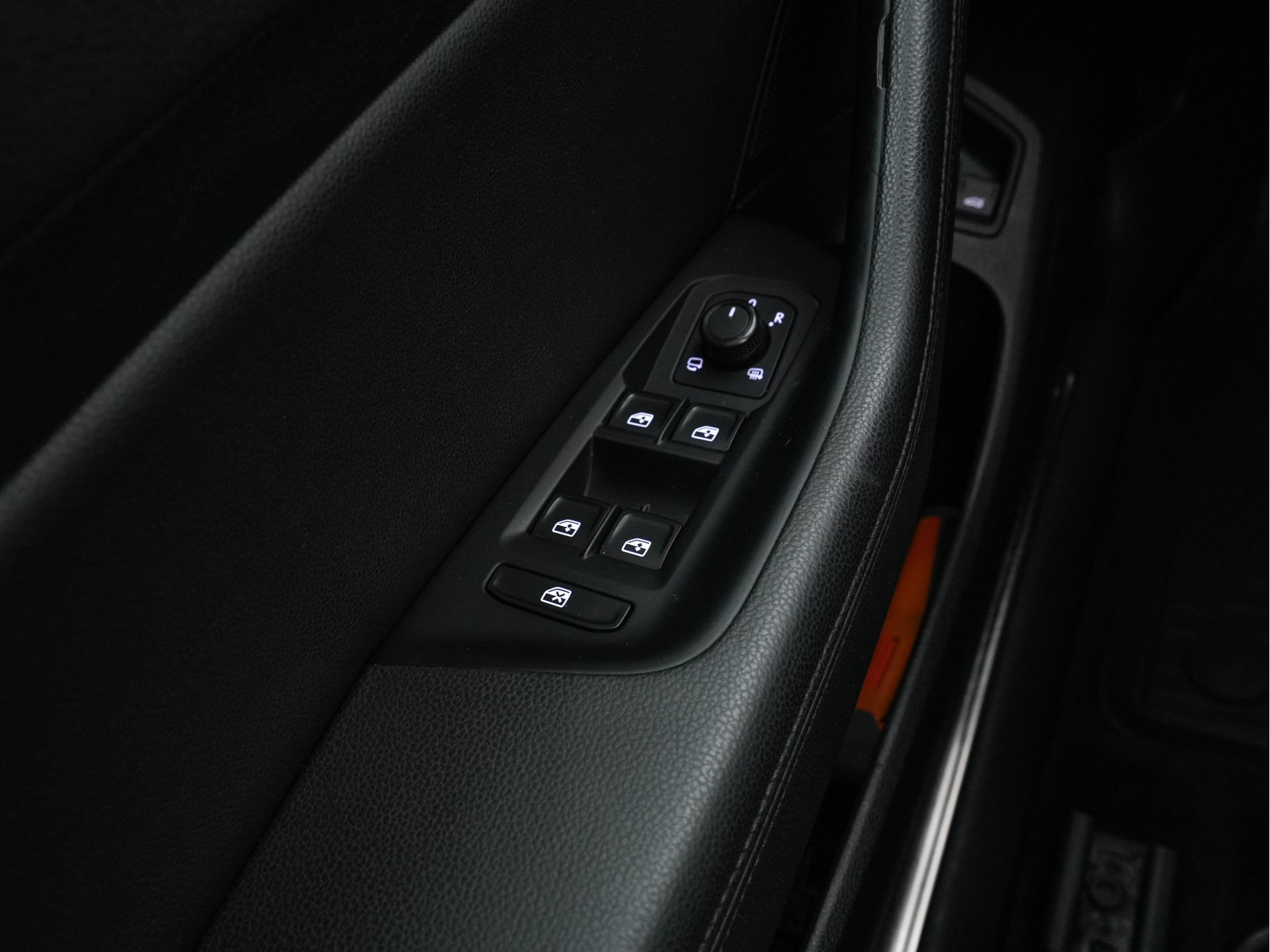 Volkswagen Passat Variant 1.4 TSI GTE Highline Plug-in Aut. *PANO | LEATHER-ALCANTARA | FULL-LED | CAMERA | NAVI-FULLMAP | ADAPTIVE-CRUISE | HEATED-ERGONOMIC-SPORTSEATS | KEYLESS | PDC | ECC | PRIVACY-GLASS | TOWBAR | AMBIENT-LIGHT | KEYLESS | ..