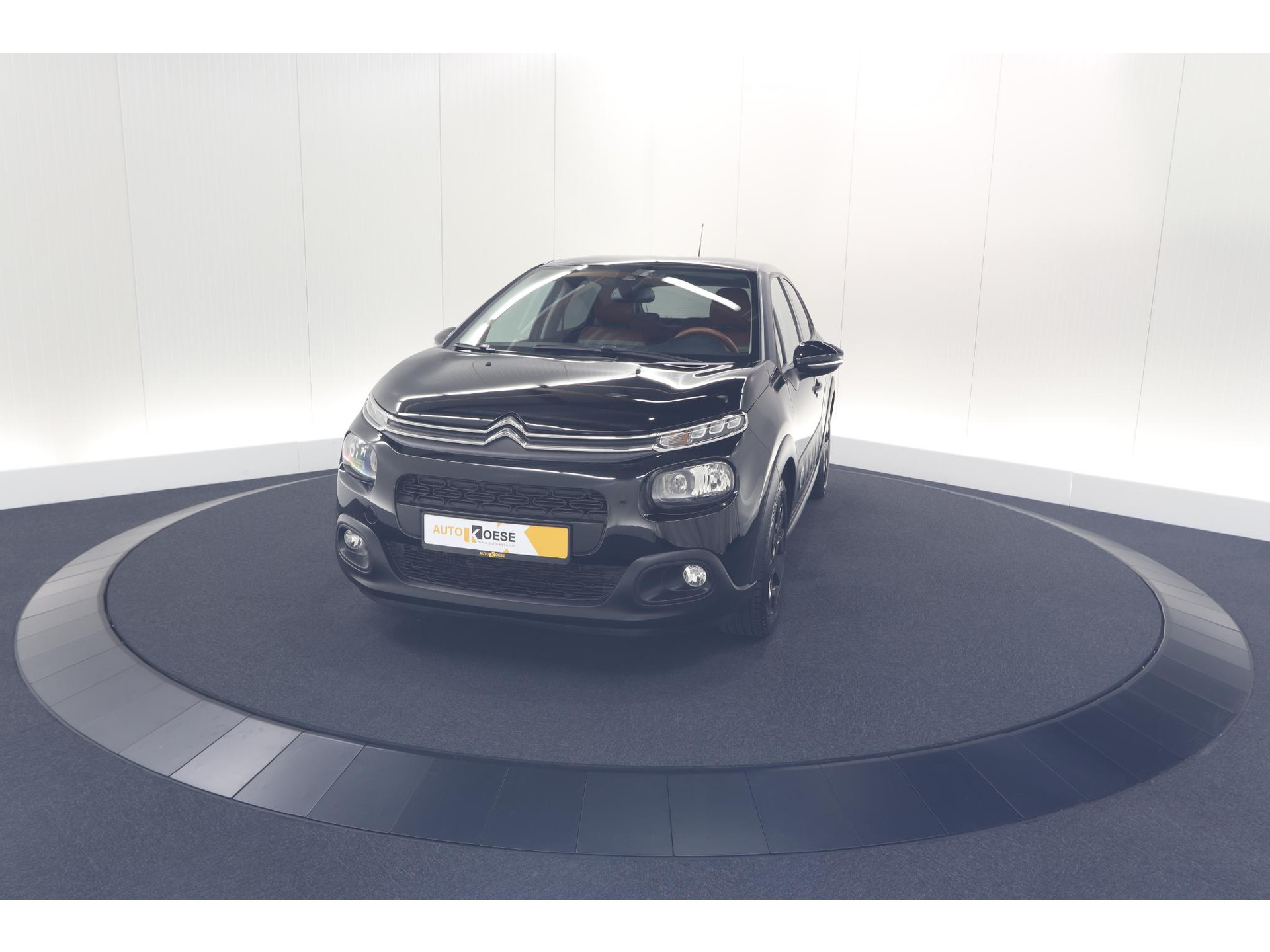 Citroen C3 PureTech 110 S&S Shine | Trekhaak | Parkeersensoren | Navigatie | Apple Carplay
