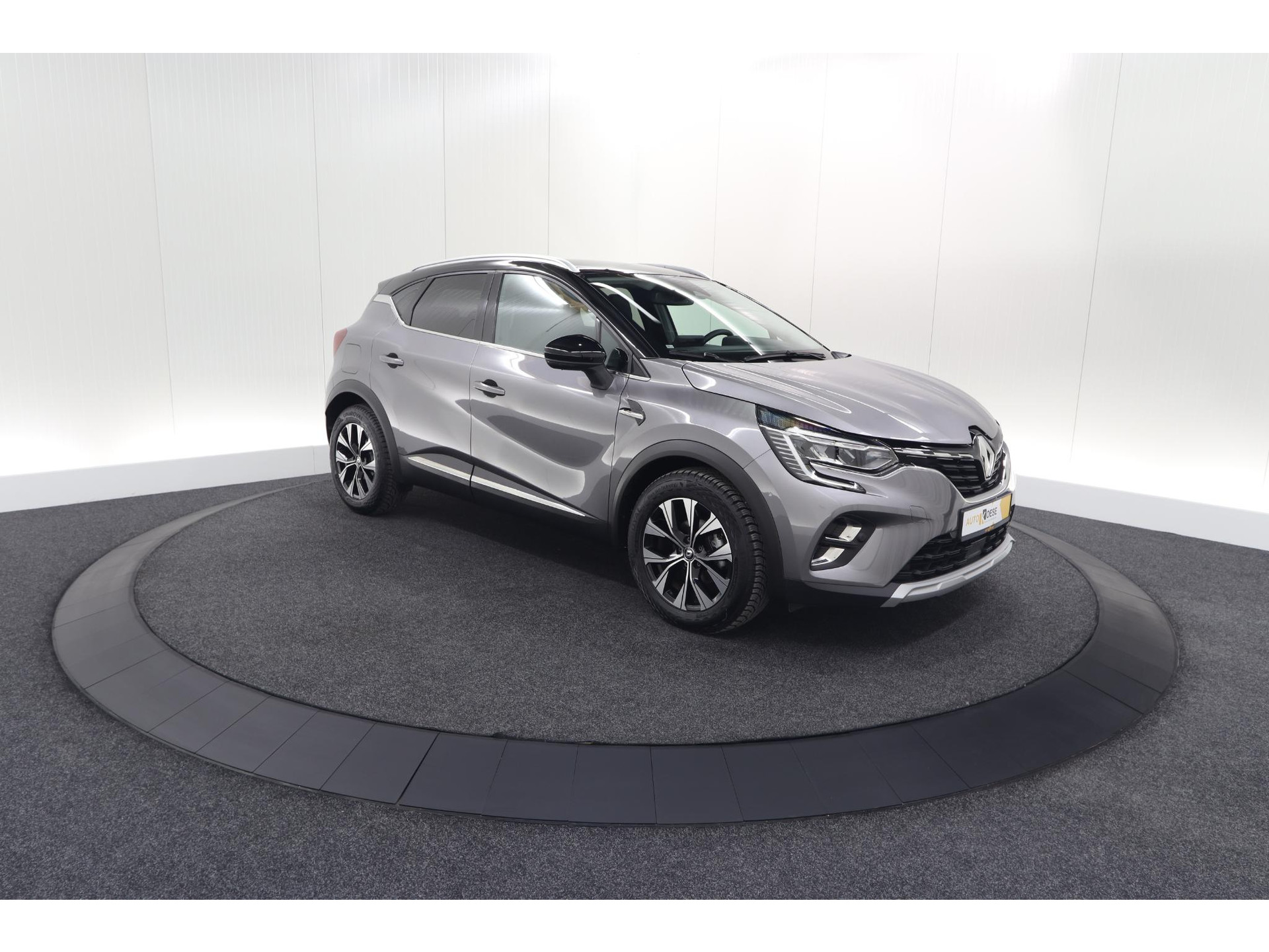 Renault Captur Mild Hybrid 140 EDC Techno | Camera | 9.3 Inch Scherm | Apple Carplay | Parkeersensoren | Allseason Banden | Stoelverwarming