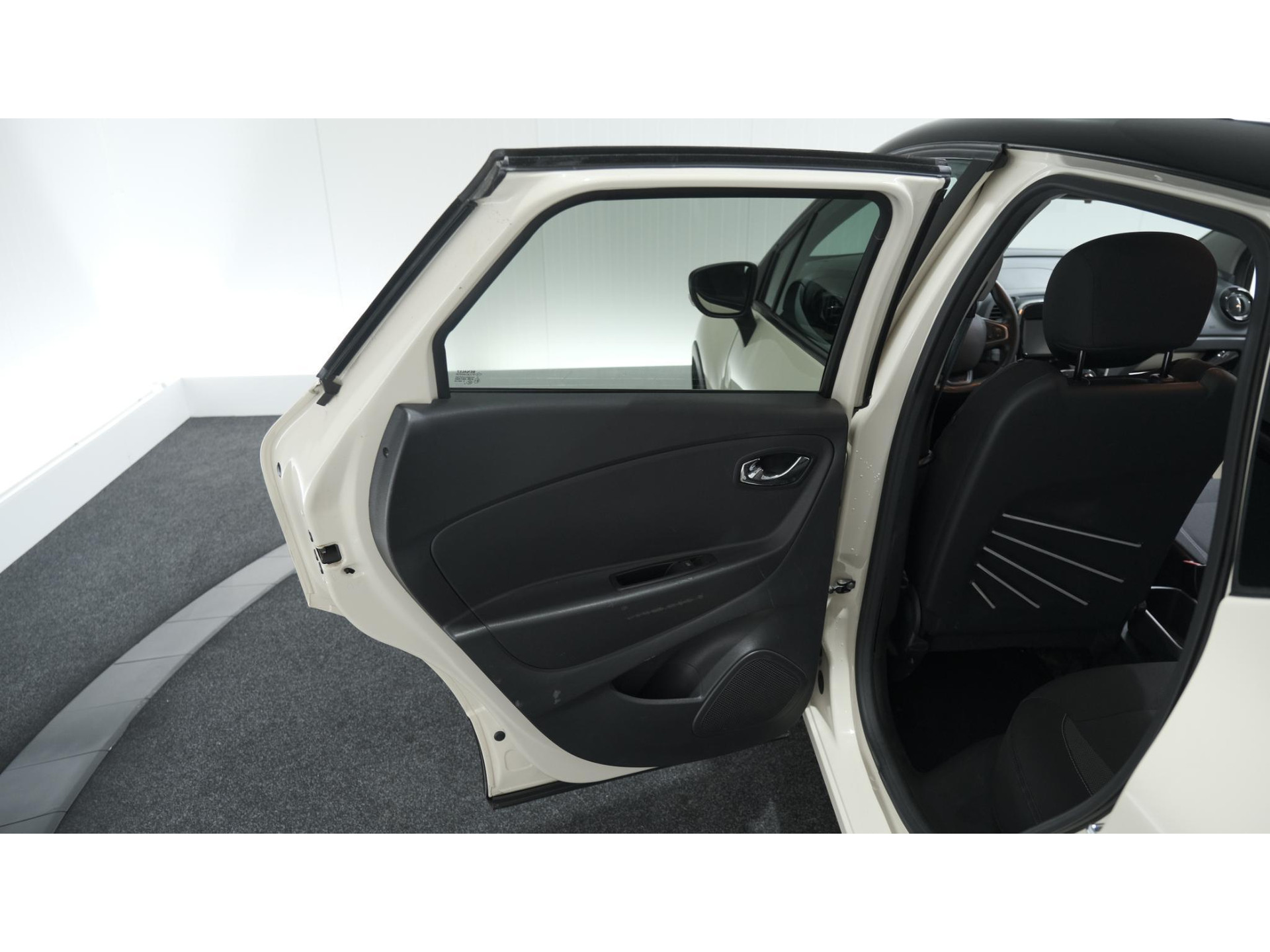 Renault Captur TCe 120 Dynamique | Trekhaak | Camera | R-Link Navigatie | Parkeersensoren