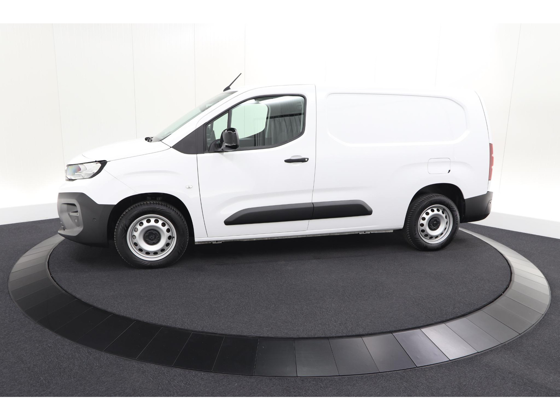 Peugeot Partner 1.5 BlueHDi 130 EAT8 S&S L2 | Trekhaak | Camera | Betimmering Laadruimte