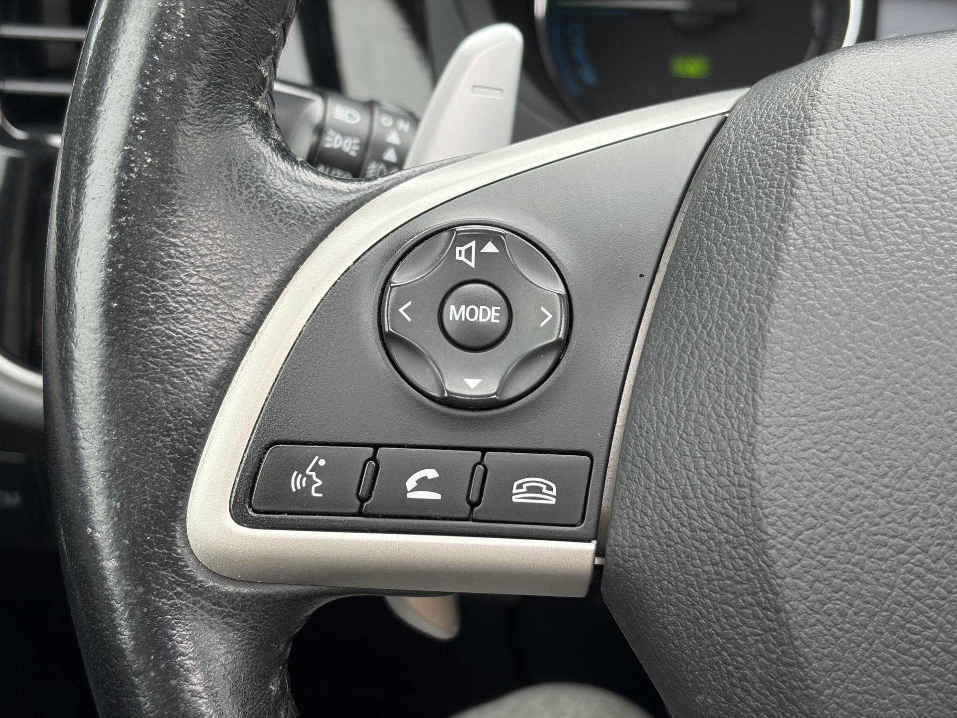 Mitsubishi Outlander 2.0 PHEV Executive Edition Trekhaak,Schuifdak,Leder,Stoelverw-Koeling,Camera,Navi,Keyless,Clima,Cruise,Lm velgen,Pdc,V+A,Rijstrooksensor,Extra velgen,N.A.P,Nieuwe Apk bij Aflevering