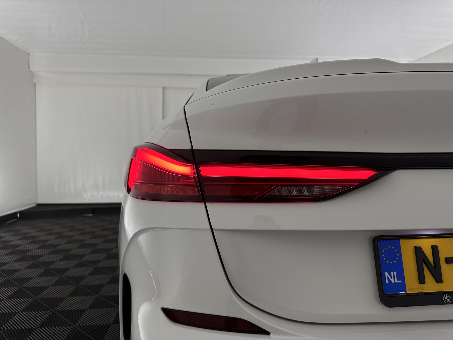 BMW 2-serie Gran Coupé 220i M-Sportpack Business Edition (INCL-BTW) Aut. *PANO | MICROFIBRE-SPORTSEATS | FULL-LED | DIGI-COCKPIT | CAMERA | NAVI-FULLMAP | HIFI-SOUND | DAB+ | ECC | PDC | CRUISE | CARPLAY | KEYLESS | PRIVACYGLASS | 18"ALU*