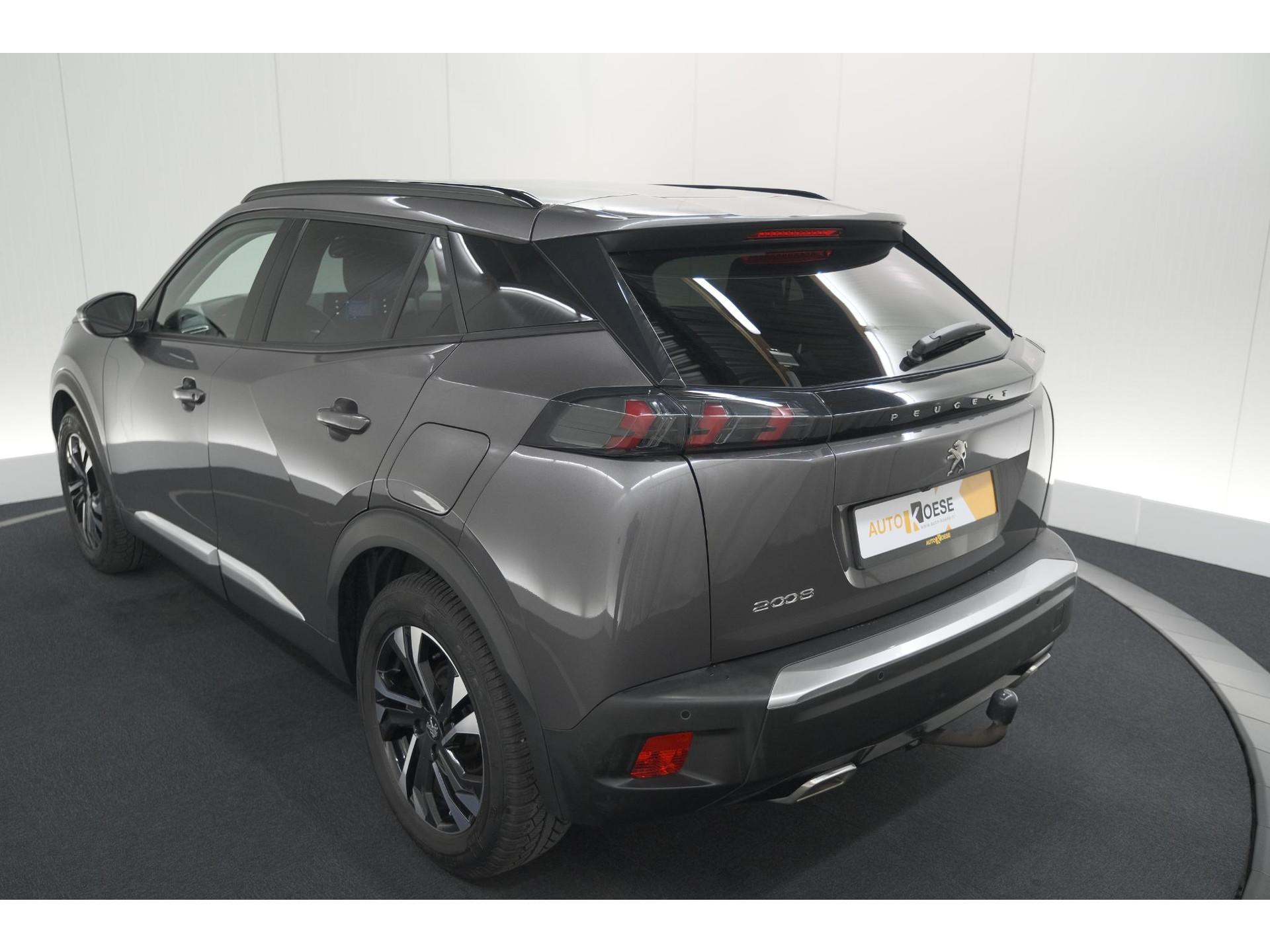 Peugeot 2008 PureTech 130 EAT8 Allure Pack | Trekhaak | Camera | Navigatie | Parkeersensoren