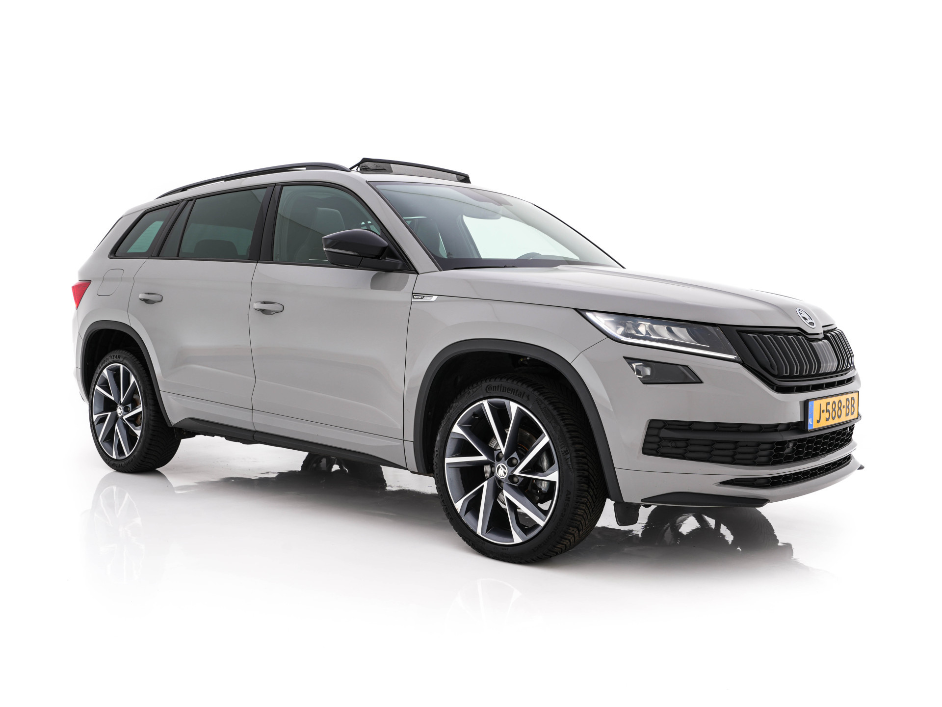 ŠKODA Kodiaq 1.5 TSI Sportline Business (INCL-BTW) Aut. *PANO | LEATHER-MICROFIBRE | FULL-LED | MEMORY-PACK | DIGI-COCKPIT | NAVI-FULLMAP | CAMERA | DAB+ | AMBIENT-LIGHT | KEYLESS | DAB+ | CARPLAY | PRIVACY-GLASS | 20"ALU*