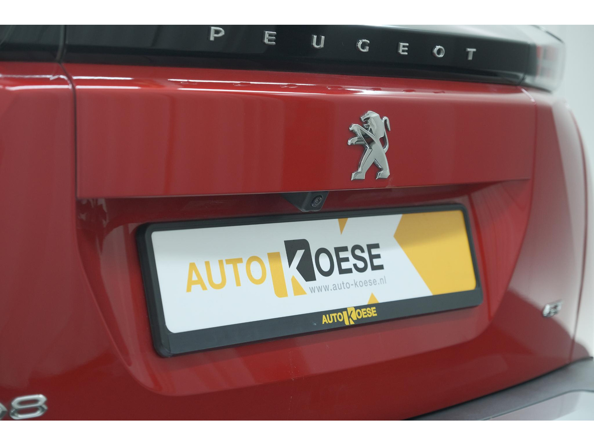 Peugeot 2008 PureTech 130 GT Pack | Panoramadak | Camera | Adaptieve Cruise Control | Stoelverwarming