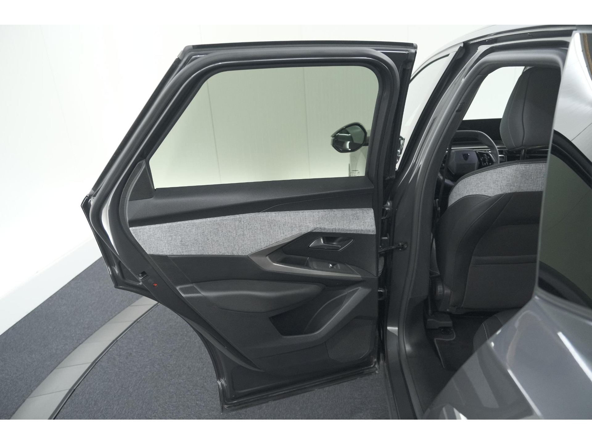 Peugeot 3008 1.2 Hybrid 136 e-DSC6 Allure | Camera | Stoelverwarming | Navigatie | Apple Carplay