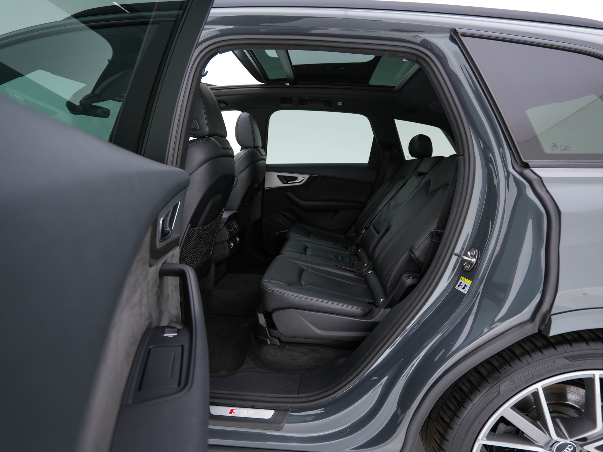 Audi SQ7 4.0 TDI Quattro Pro Line + Aut. *PANO | LUXURY-LEATHER | FULL-LED | DIGI-COCKPIT | BOSE-SOUND | KEYLESS | CAMERA | NAVI-FULLMAP | HEATED/VENTILATED-COMFORTSEATS | SHIFT-PADDLES | CARBON-INLAY | ECC | ADAPTIVE-CRUISE |