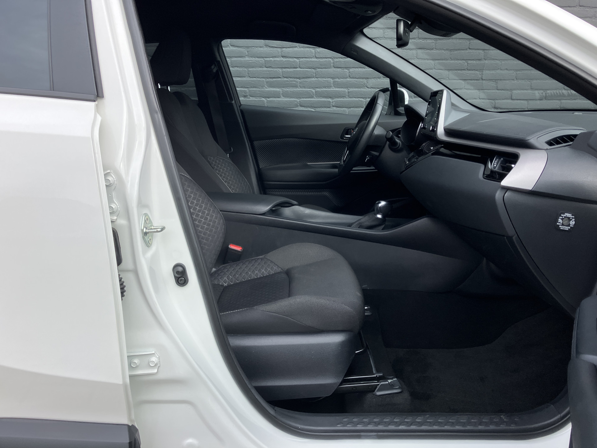 Toyota C-HR 1.8 Hybrid Active AUT. | 1e eigenaar | navigatie | camera | apple carplay | cruise control | 36.000 KM