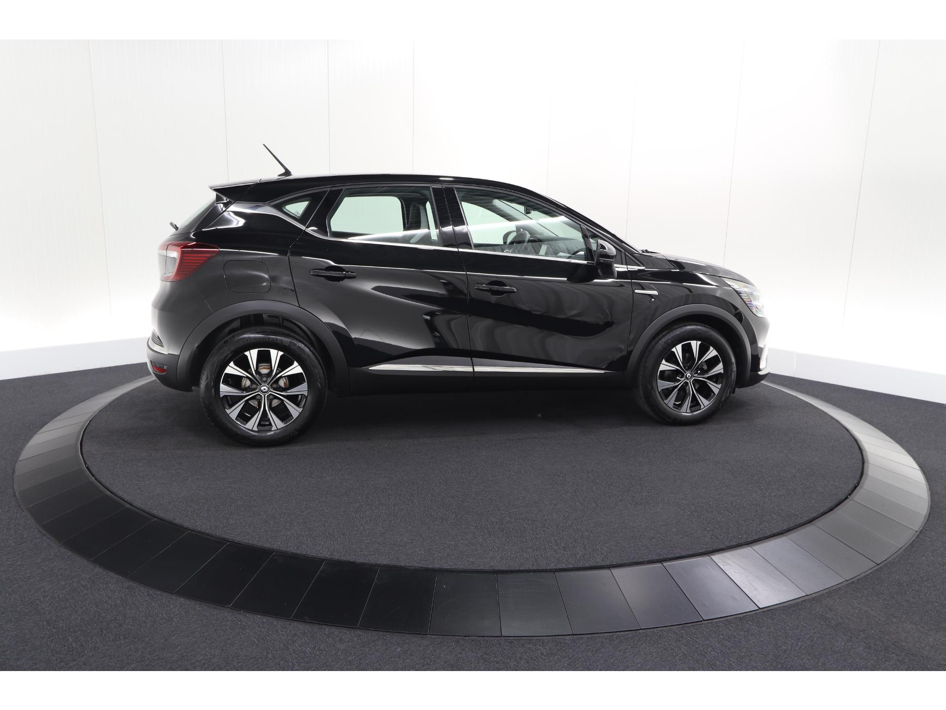 Renault Captur Mild Hybrid 140 EDC Intens | Camera | Navigatie | Parkeersensoren | Stoelverwarming