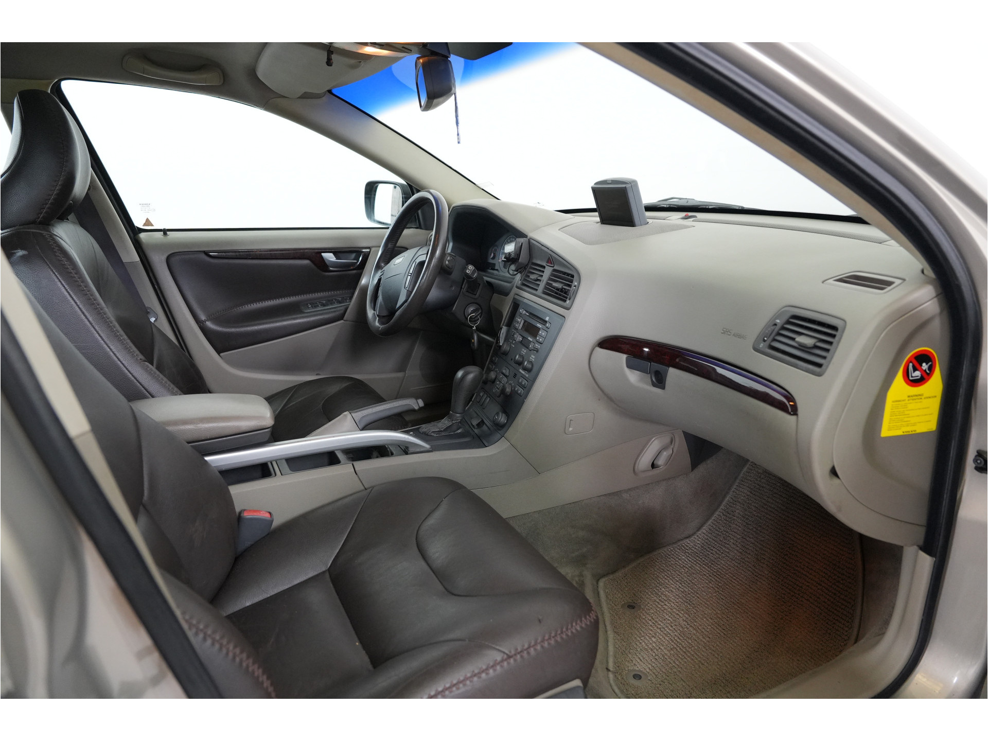 Volvo V70 Cross Country 2.4 T Geartr. Comf. | Blijvend Youngtimer | Trekhaak | Lage stand |