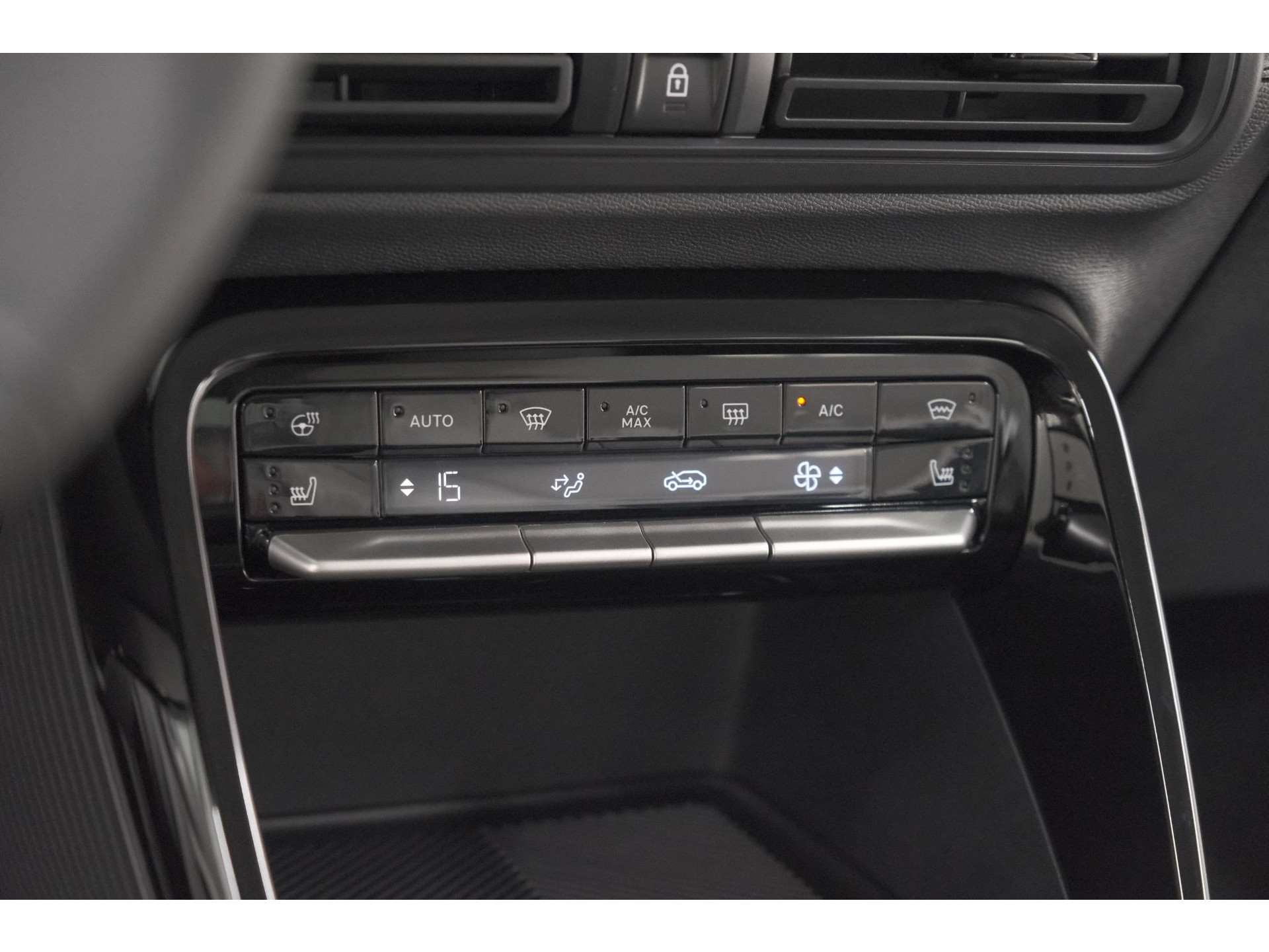 Citroen Ë-C3 Aircross Plus 113pk Extended Range 54 kWh | 11 KW Lader | Camera | Apple CarPlay | Parkeersensoren