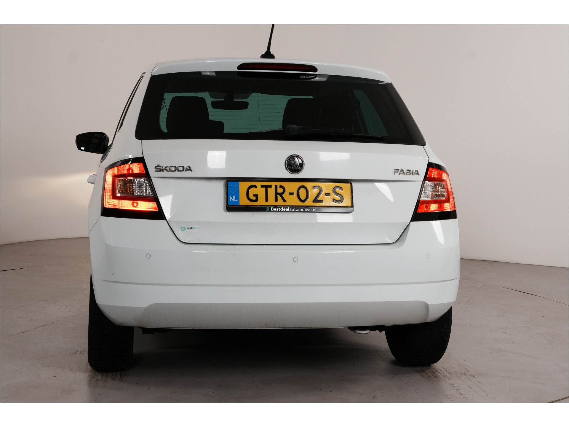ŠKODA Fabia 1.0 TSI Drive | Navi | Cruise | PDC |