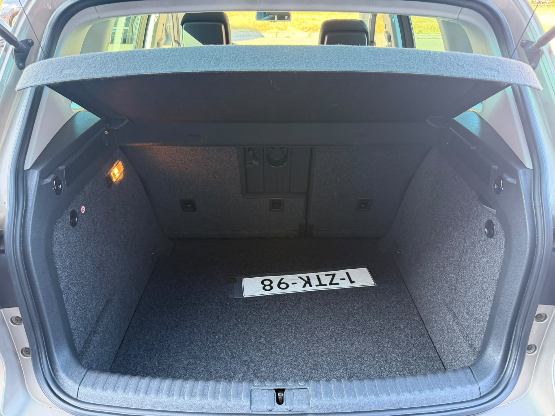 Volkswagen Tiguan 1.4 TSI Sport&Style | 1E EIGENAAR |3/6/12 MND GARANTIE | NAVI | PDC | TREKHAAK | NL AUTO |